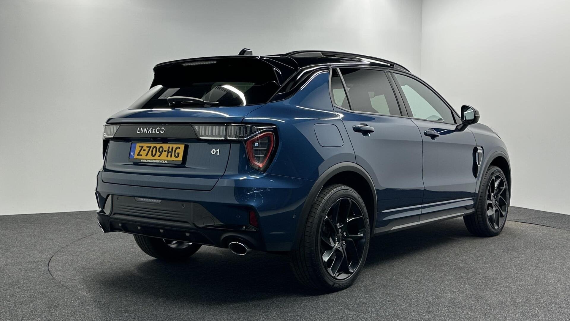 Lynk & Co 01 1.5 261PK Plug-in Hybrid Zwarte hemel|360 Camer, Auto's, Stof, Euro 6, Blauw, 120 €/maand