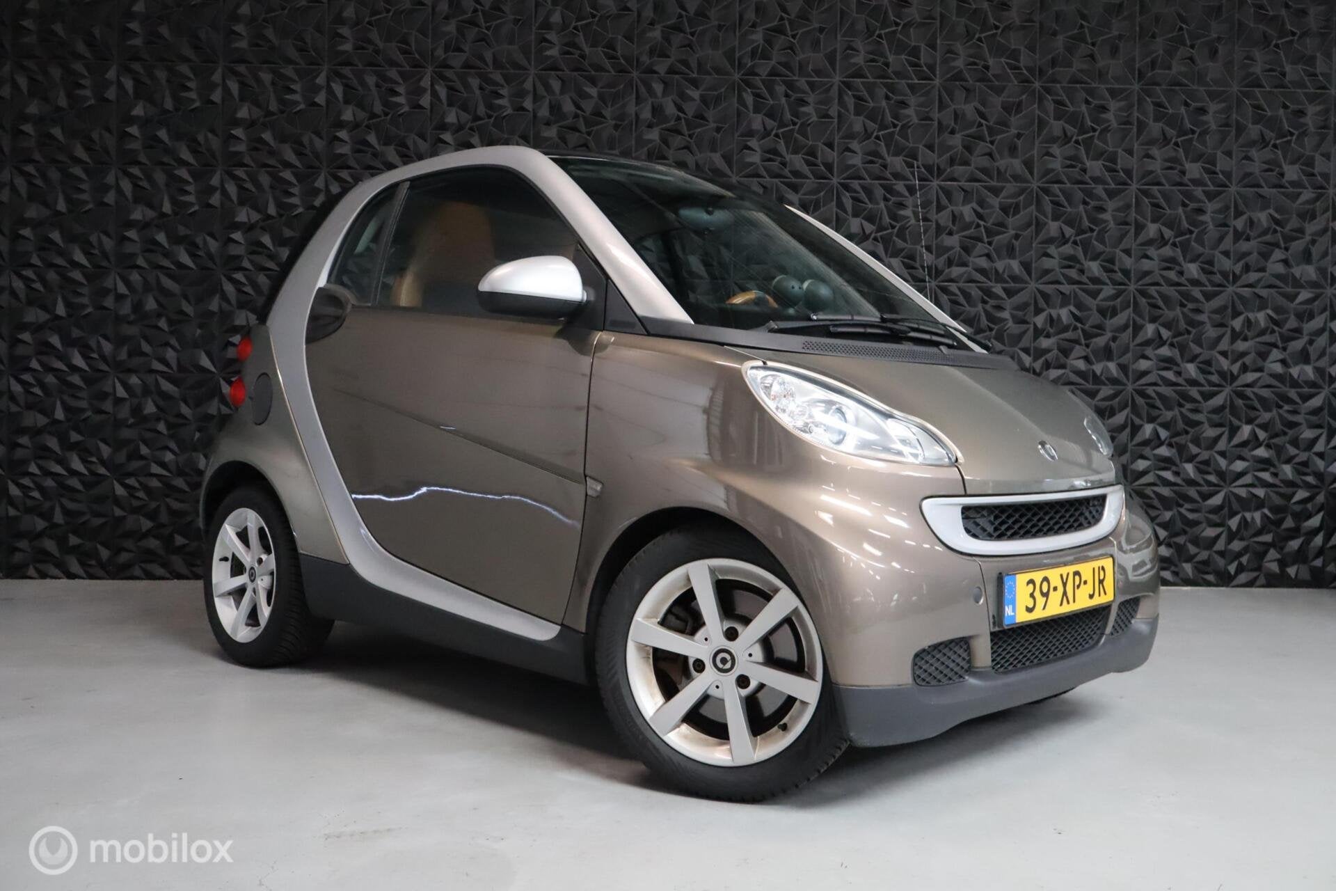 Smart fortwo coupé 1.0 Passion | Pano | AC | Stoelverwarmin, Auto's, Smart, Achterwielaandrijving, Gebruikt, 18 €/maand, Origineel Nederlands