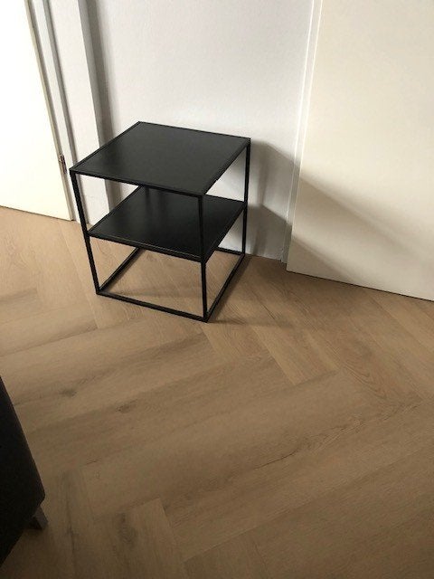 Bijzettafeltje zwart, Minder dan 55 cm, Vierkant, Zo goed als nieuw, Modern