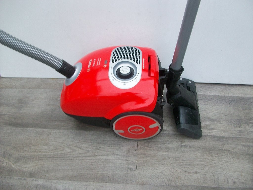 Krachtige 1200 watt Bosch Move On stofzuiger rood, Gebruikt, Bosch, Sledestofzuiger, Stille werking