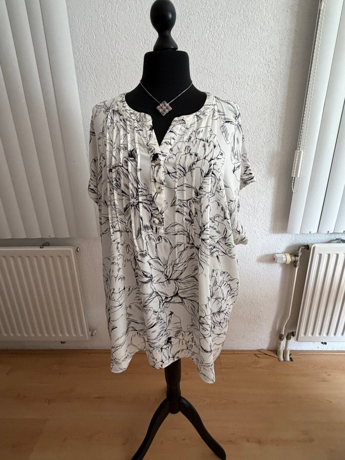 Rose & Olive blouse bloemenprint wit-zwart - Maat 3XL, Kleding | Dames, Grote Maten, Ophalen of Verzenden, Zo goed als nieuw, Wit