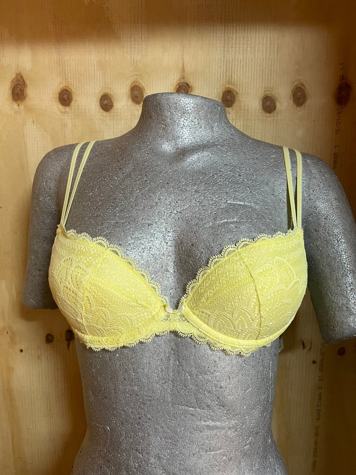 Chantelle push up bh 70c model 1742, Verzenden, Geel, BH