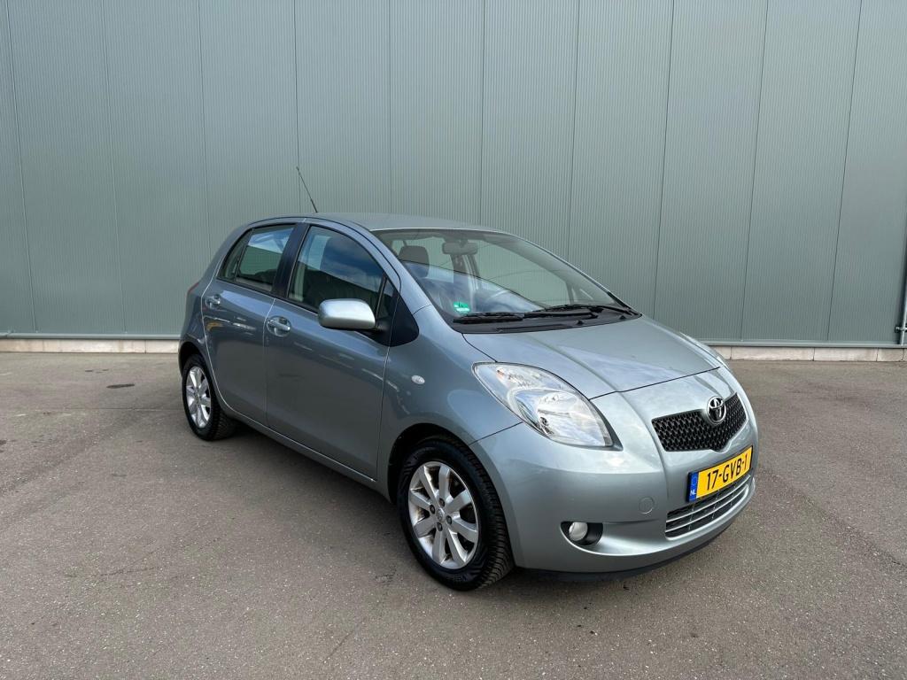 Toyota Yaris 1.3 VVTi Exec. MMT LEDER | AIRCO | NAP !, 40 €/maand, 750 kg, 4 cilinders, Elektrische ramen