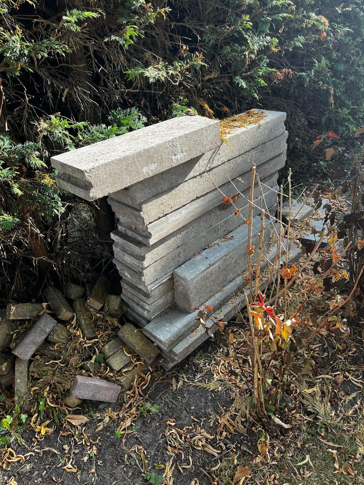 Opsluitbanden beton 10x20x100 cm (13 stuks + 2 gebroken), Ophalen, Overige materialen, Gebruikt, Overige typen