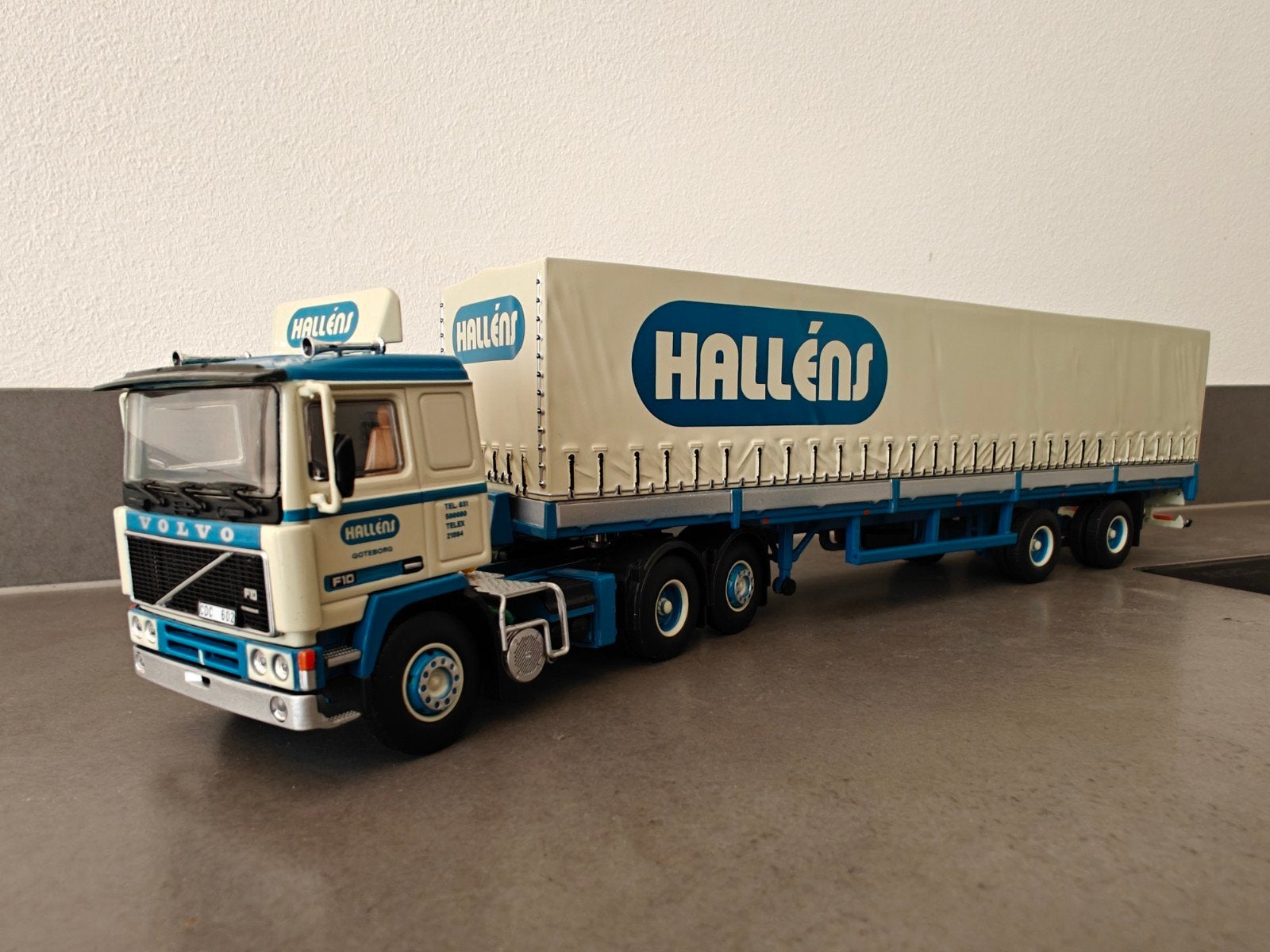 Tekno Hallens Volvo F10, Ophalen of Verzenden, Zo goed als nieuw, Bus of Vrachtwagen, Tekno