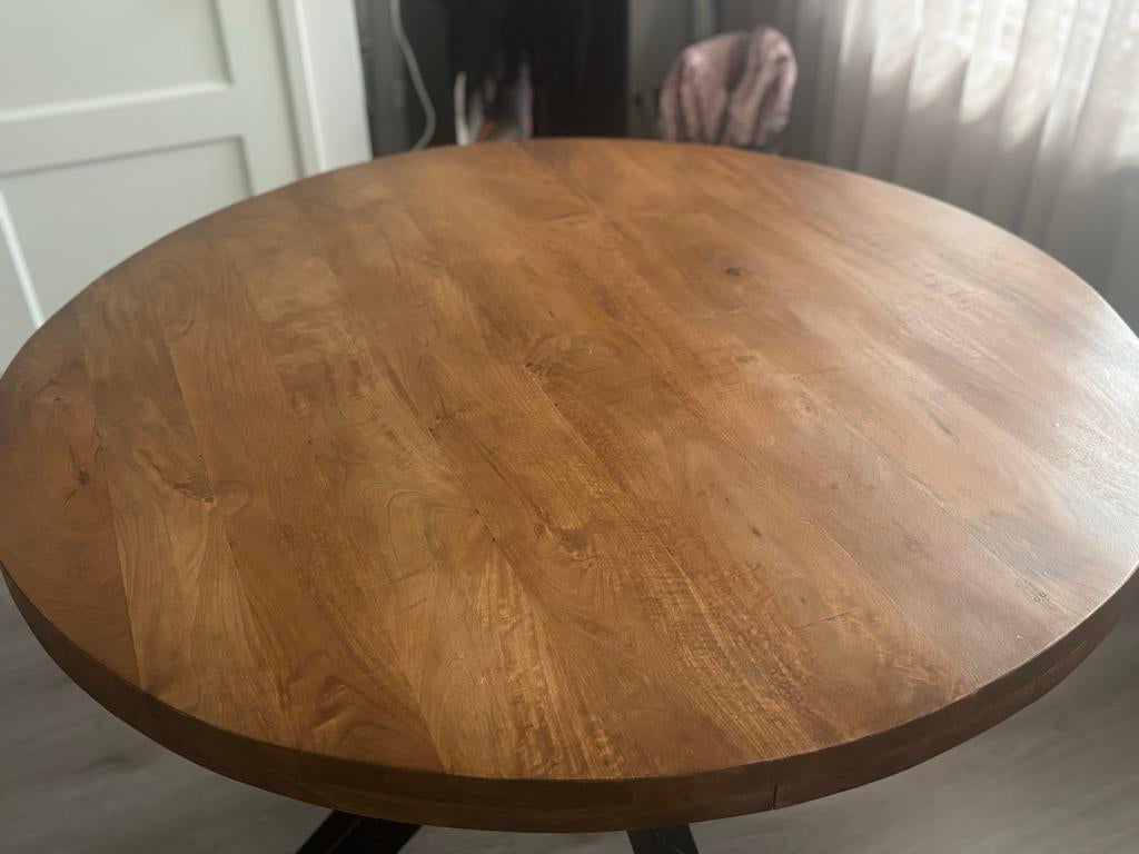 Ronde eettafel met zwart metalen onderstel, Huis en Inrichting, Tafels | Eettafels, Ophalen, Gebruikt, 100 tot 150 cm, Rond