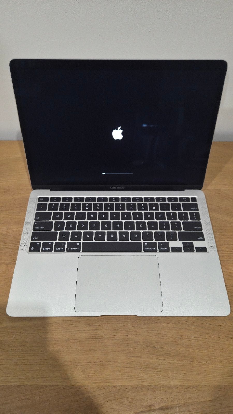 Foto 3 van Apple MacBook Air M1 8GB / 256GB Battery 90%