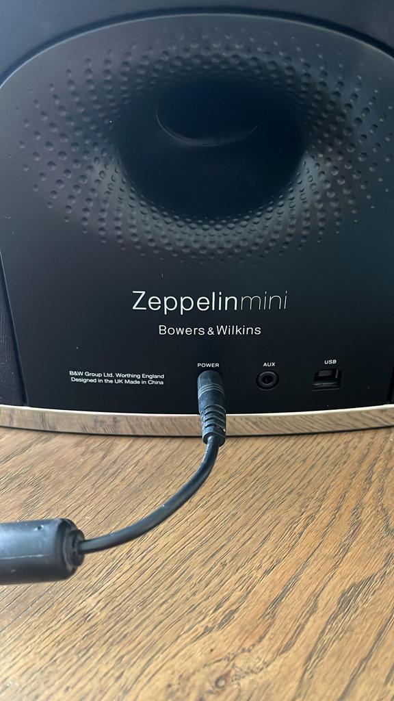 Bowers & Wilkins Zeppelin Mini Speaker - iPod Dock, Ophalen, Overige typen, Zo goed als nieuw, Bowers & Wilkins (B&W)