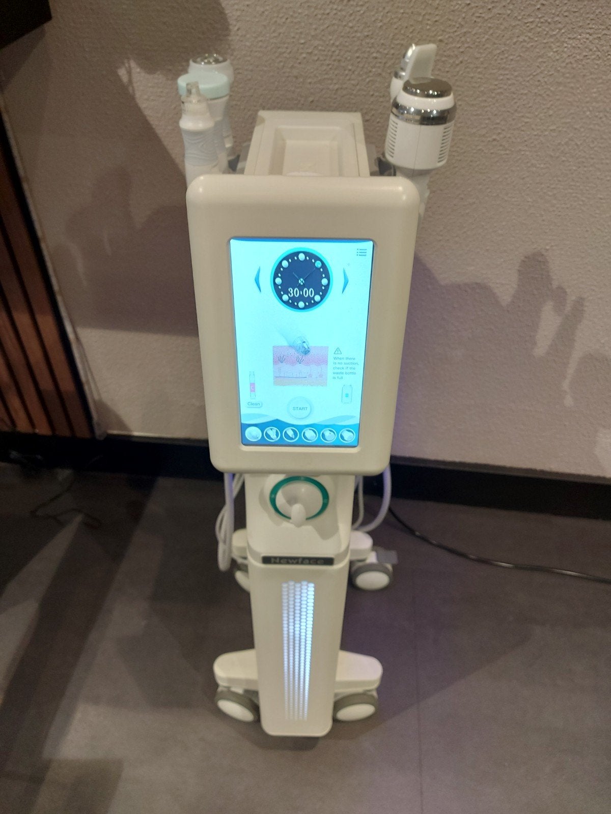 HYDRAFACIAL, Ophalen