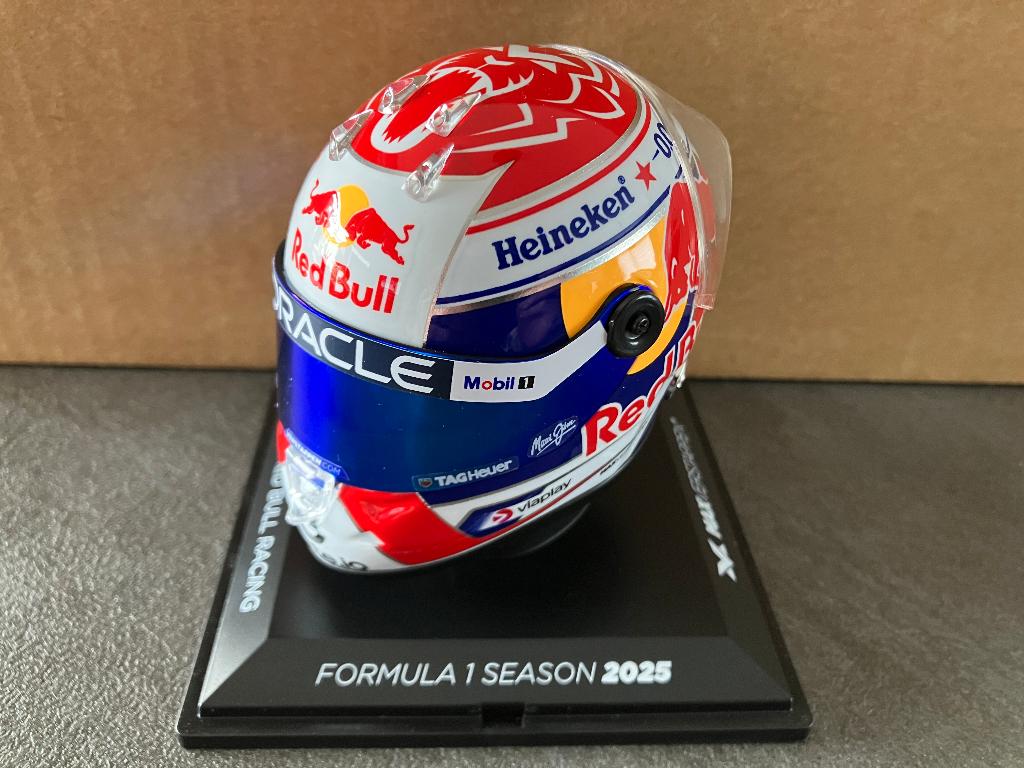 ✅ Max Verstappen 1:4 helm 2025 Season Red Bull RB21, Verzamelen, Automerken, Motoren en Formule 1, Ophalen of Verzenden, Nieuw