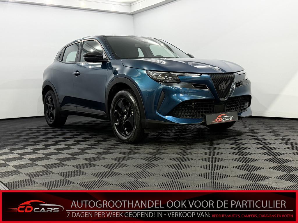 Alfa Romeo Junior 1.2 Turbo Hybrid Ibrida 145PK Apple carpla, 1199 cc, Blauw, 620 kg, Bedrijf