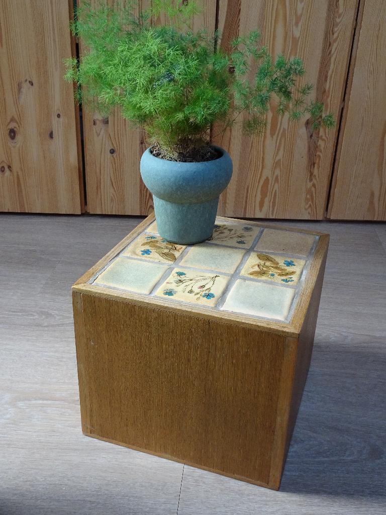 Massief kubus bijzettafel met tegels, Ophalen, Minder dan 45 cm, Minder dan 55 cm, Gebruikt