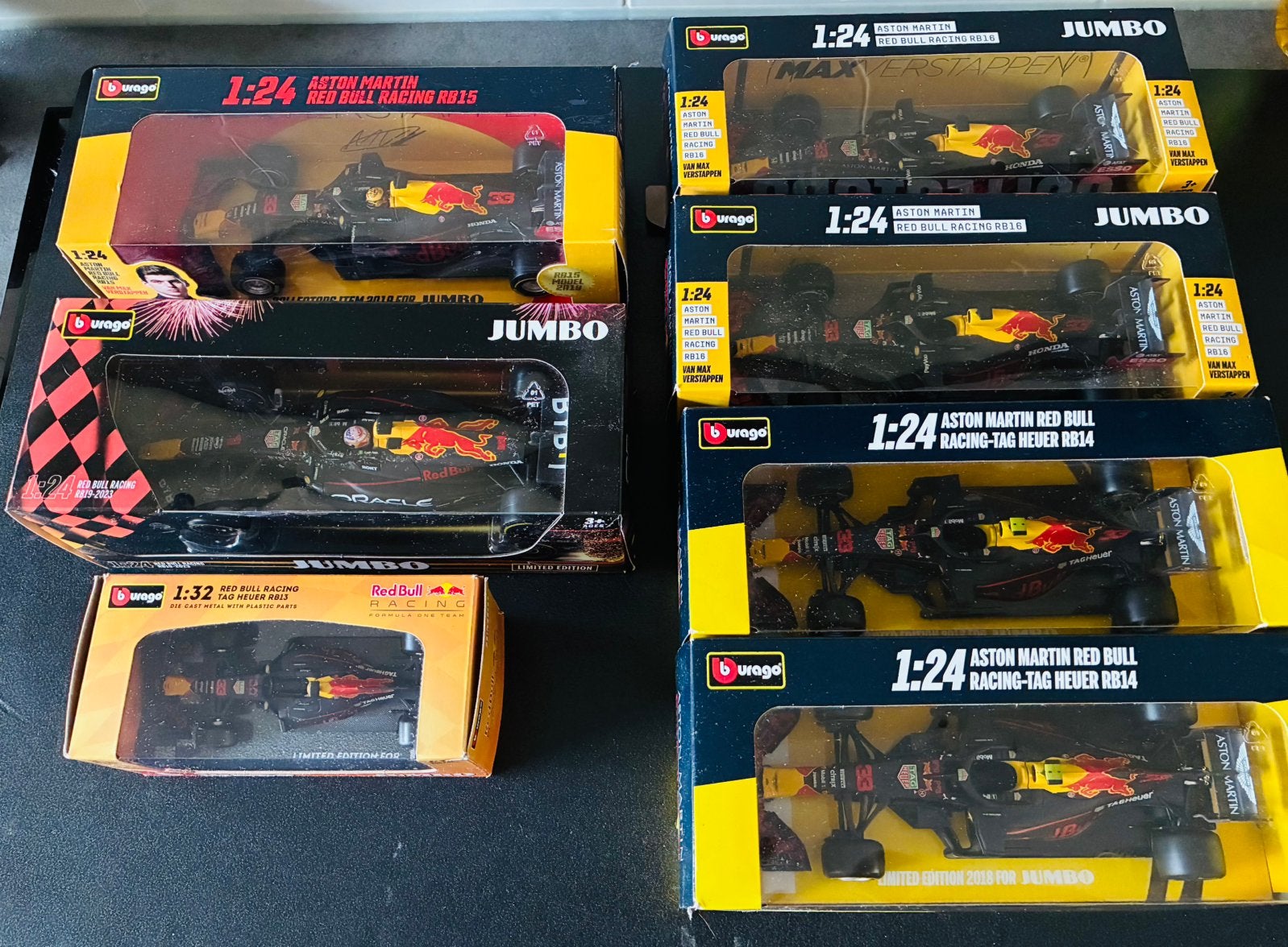 Red Bull Racing / Max Verstappen schaalmodellen Bburago, Hobby en Vrije tijd, Modelauto's | 1:24, Ophalen of Verzenden, Nieuw