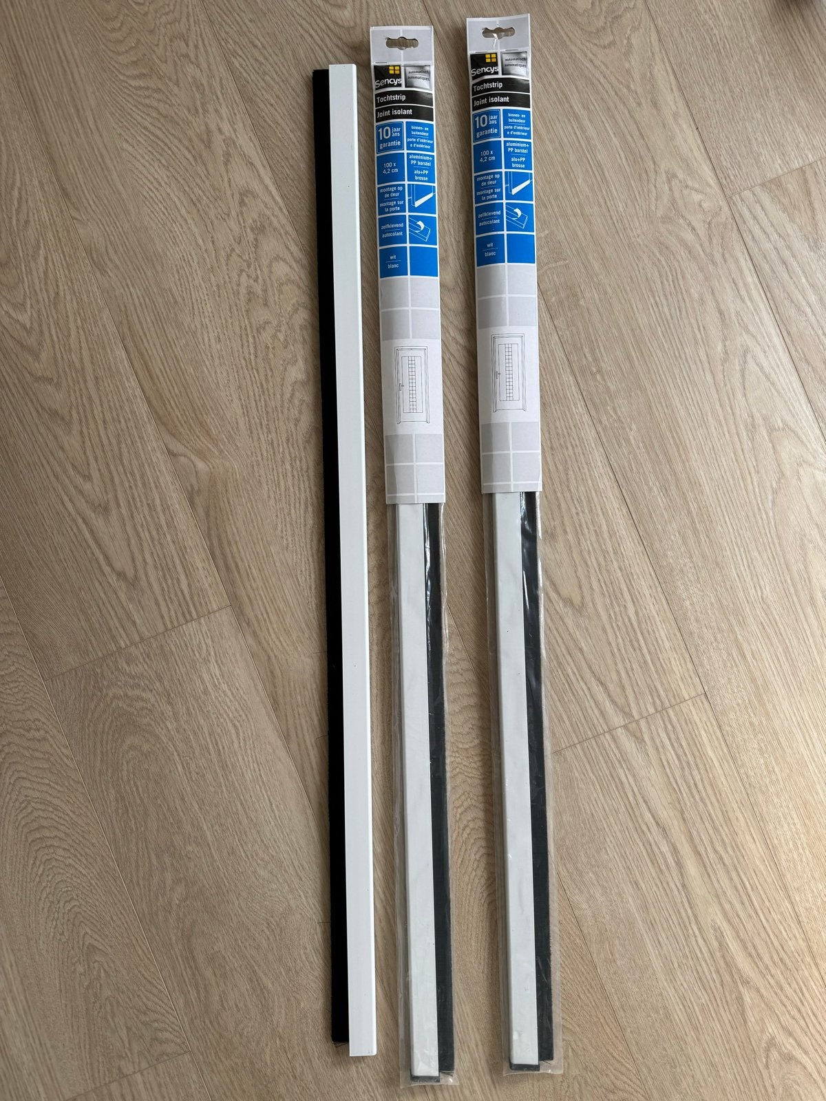 Sencys Tochtstrip Zelfklevend -  2 Nieuw, 1 Gebruikt, Ophalen, Kunststof, 80 tot 100 cm, Overige typen