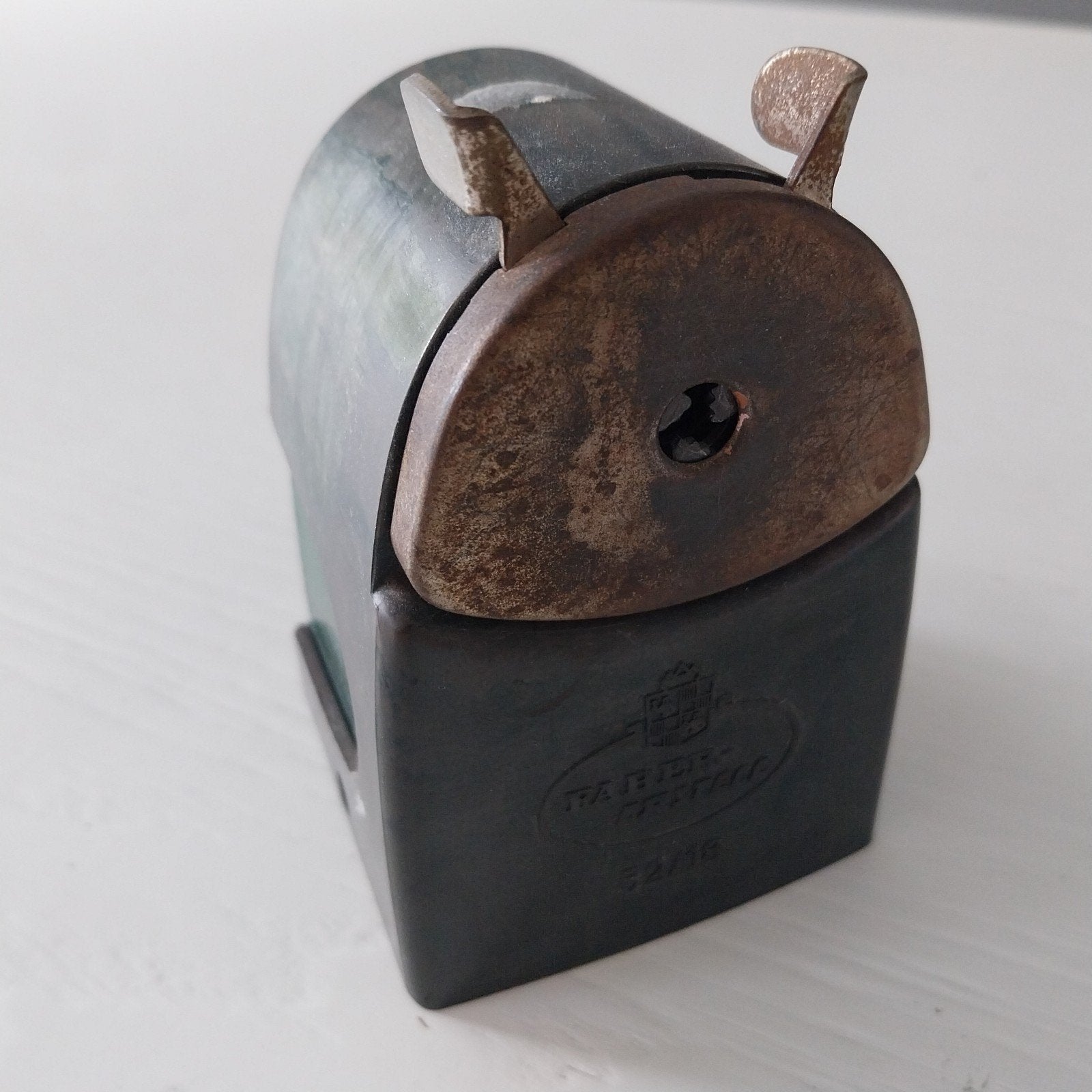 Vintage Faber-Castell 52/18 potloodslijper met slinger, Antiek en Kunst, Ophalen of Verzenden