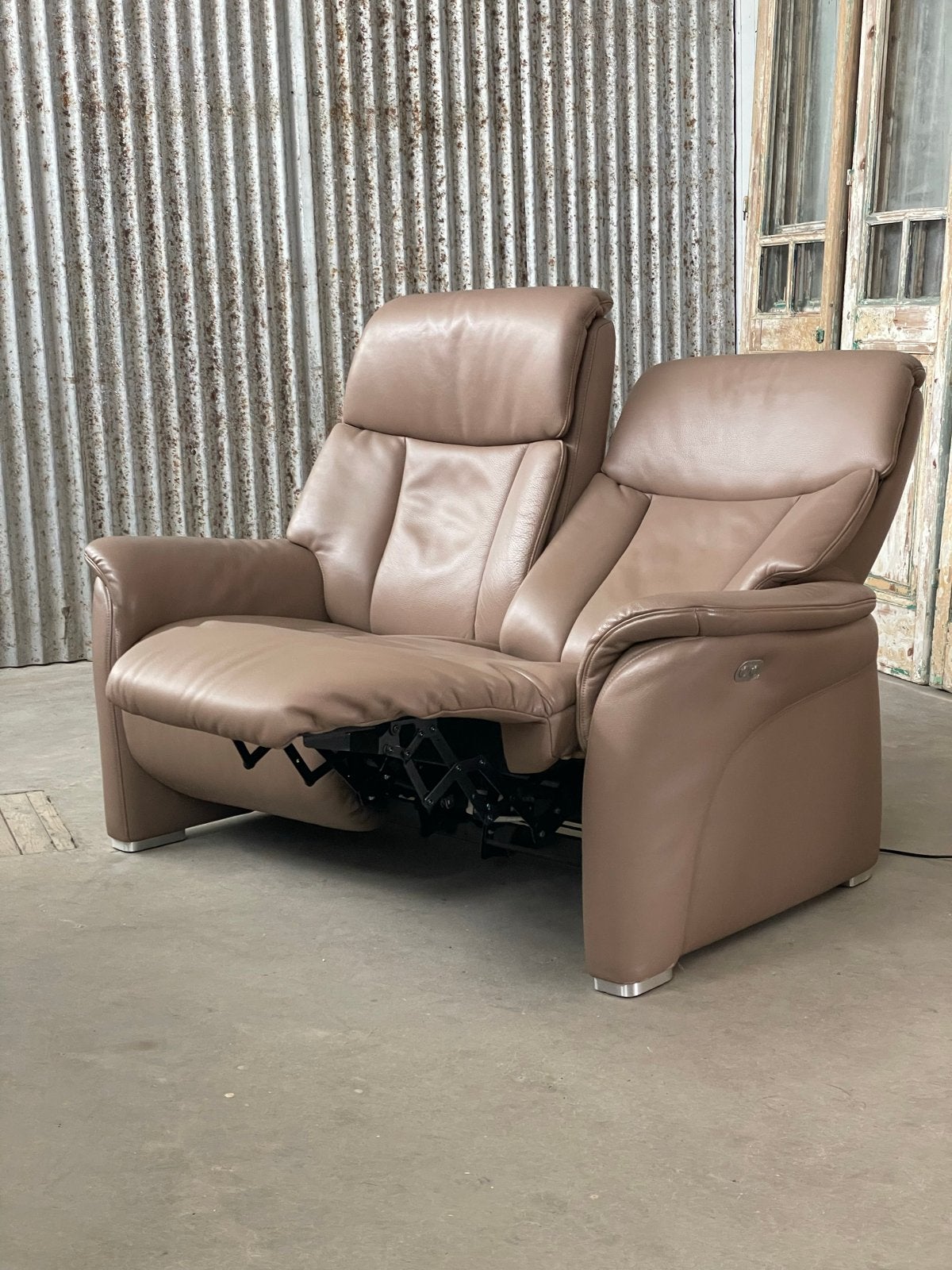 Hukla Ergonomische 2-zits bank met elektrische verstelling, Ophalen, Aalsmeer, Zo goed als nieuw, Info@redesignvintage.nl