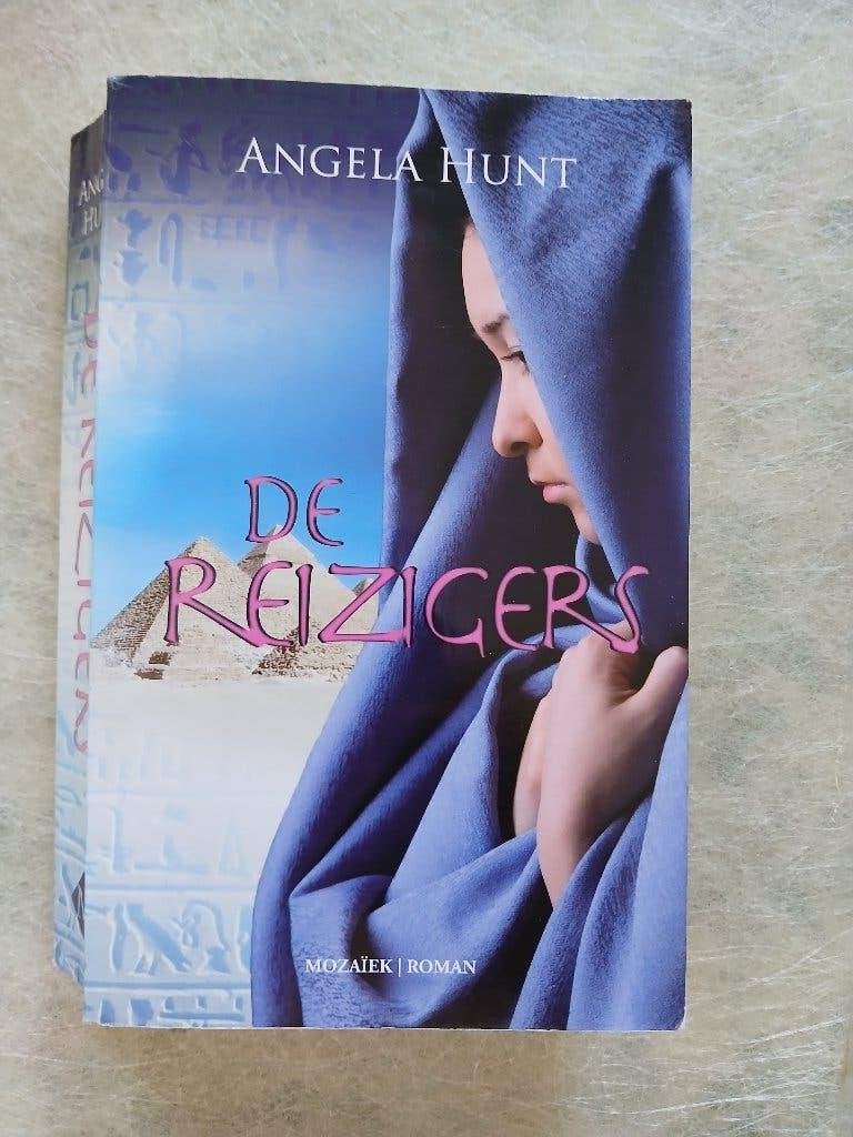Angela Hunt - De reizigers, Boeken, Ophalen of Verzenden, Zo goed als nieuw, Angela Hunt