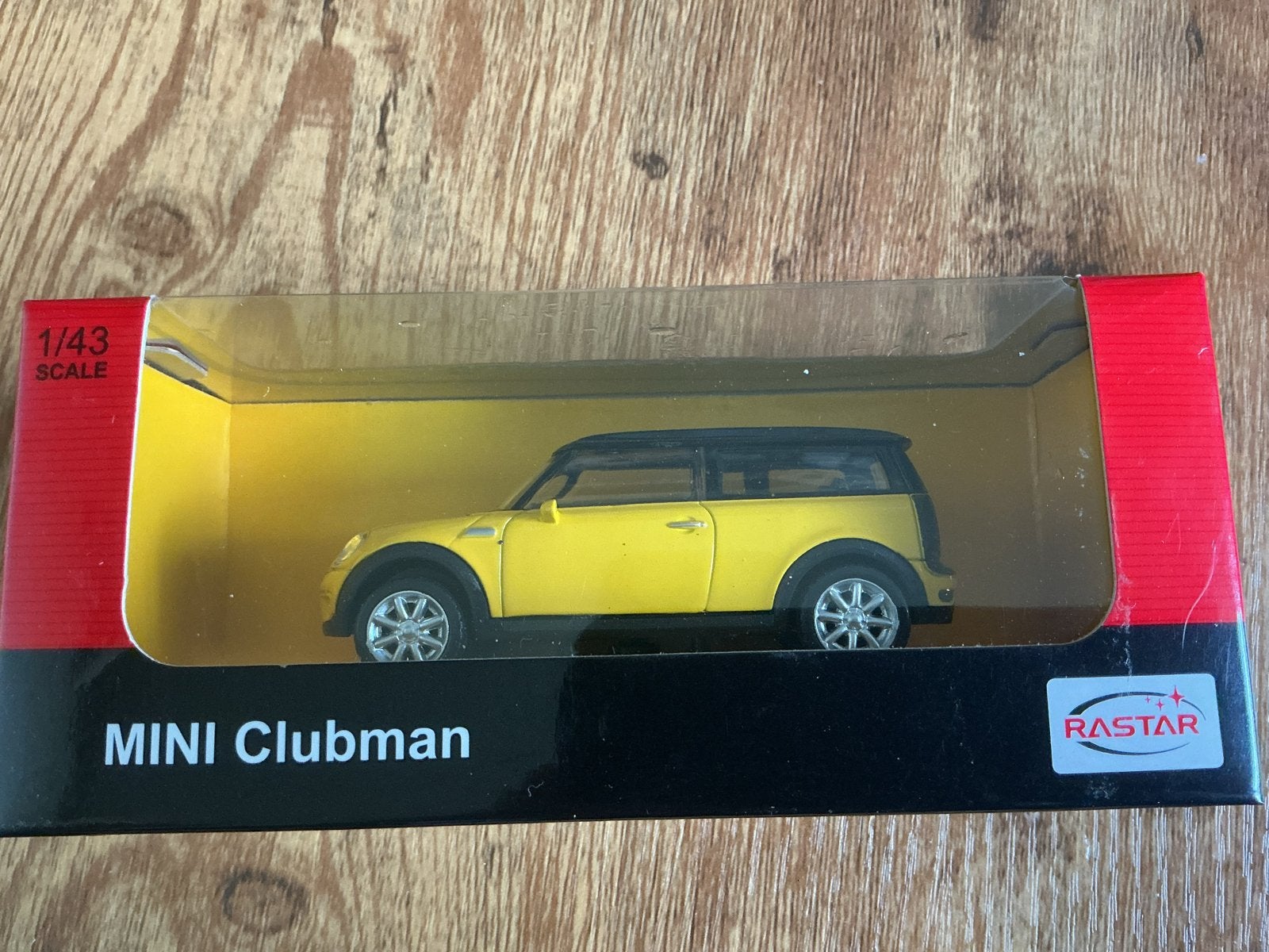 Mini Clubman schaalmodel 1/43 Rastar - Geel 1.43, Ophalen of Verzenden, Nieuw, Auto, Overige merken