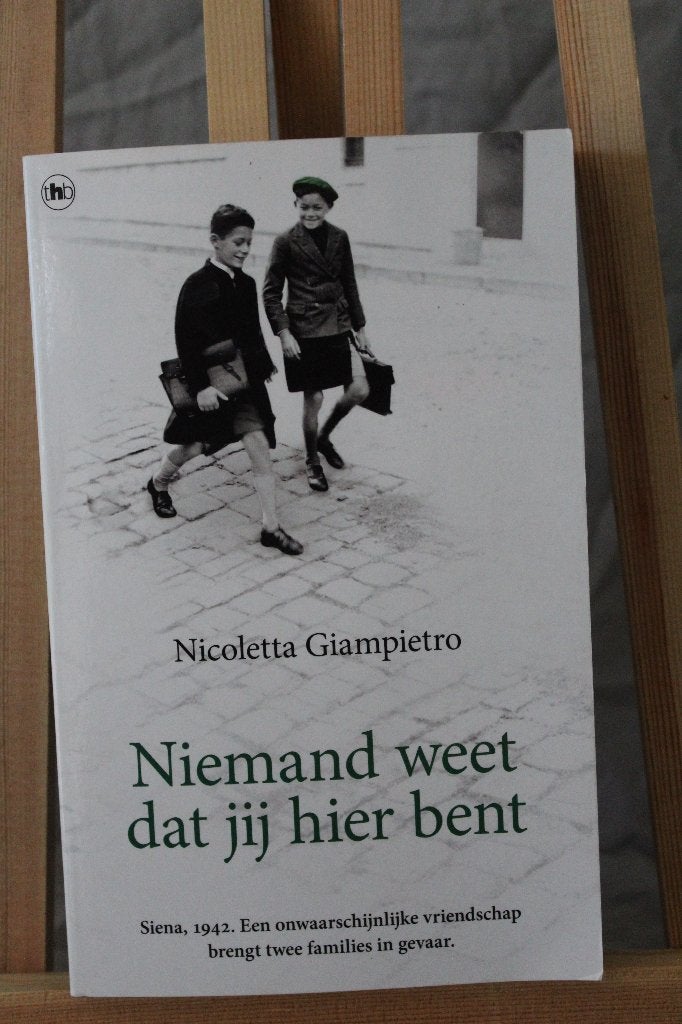 WO2 roman - N. Giampietro - Niemand weet dat jij hier bent, Ophalen, Zo goed als nieuw
