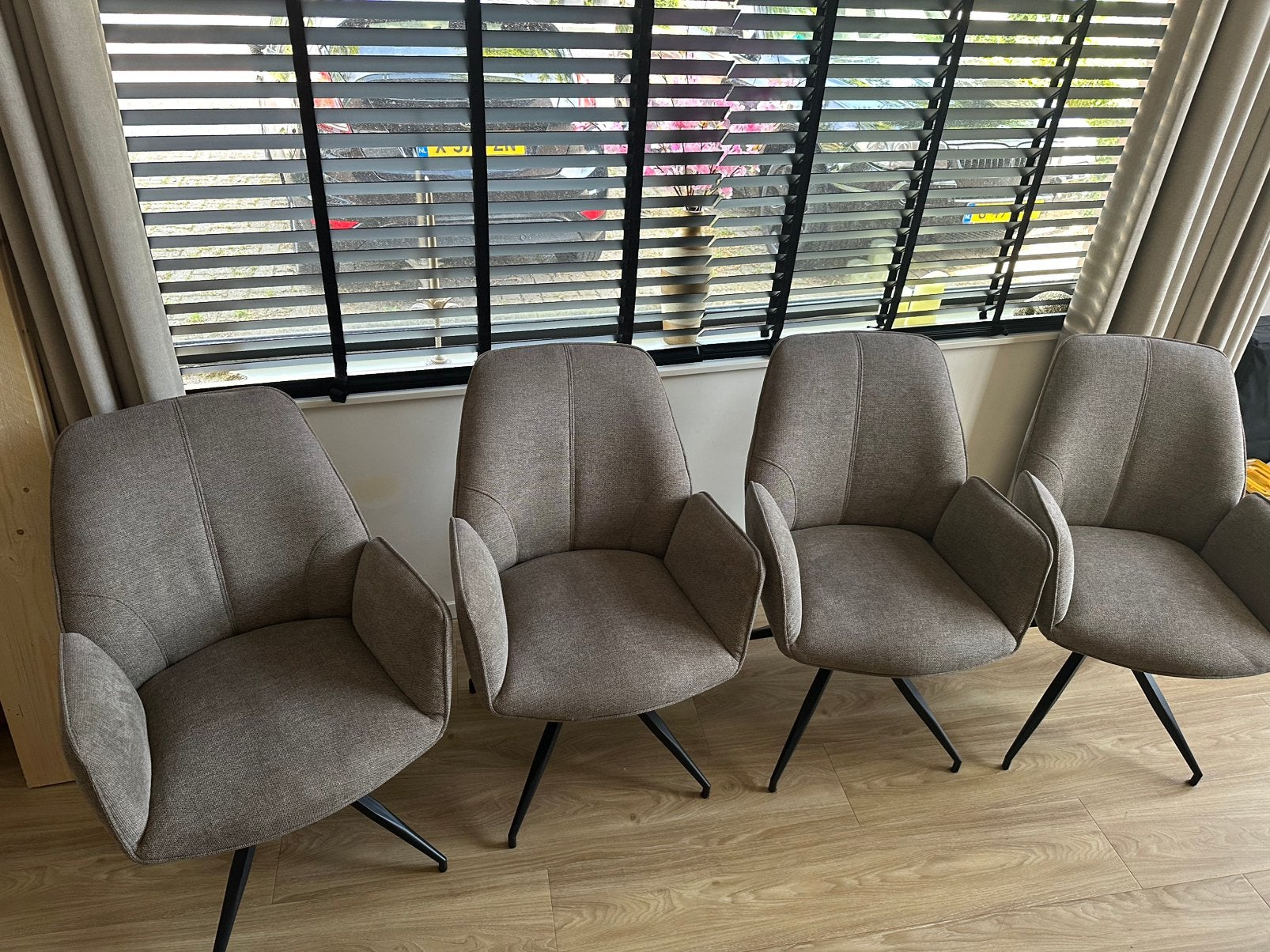 Eetkamerstoelen 4 taupe, Ophalen of Verzenden, Zo goed als nieuw, Zwart, Vier