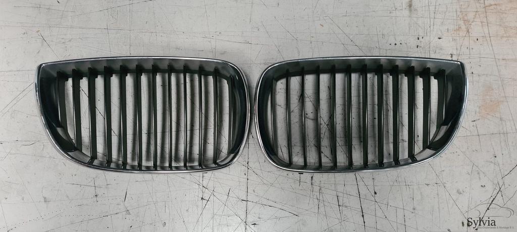 Nieren set Grille  met chroomraam en zwarte strepen BMW E81, Gebruikt, -, -, Ophalen of Verzenden