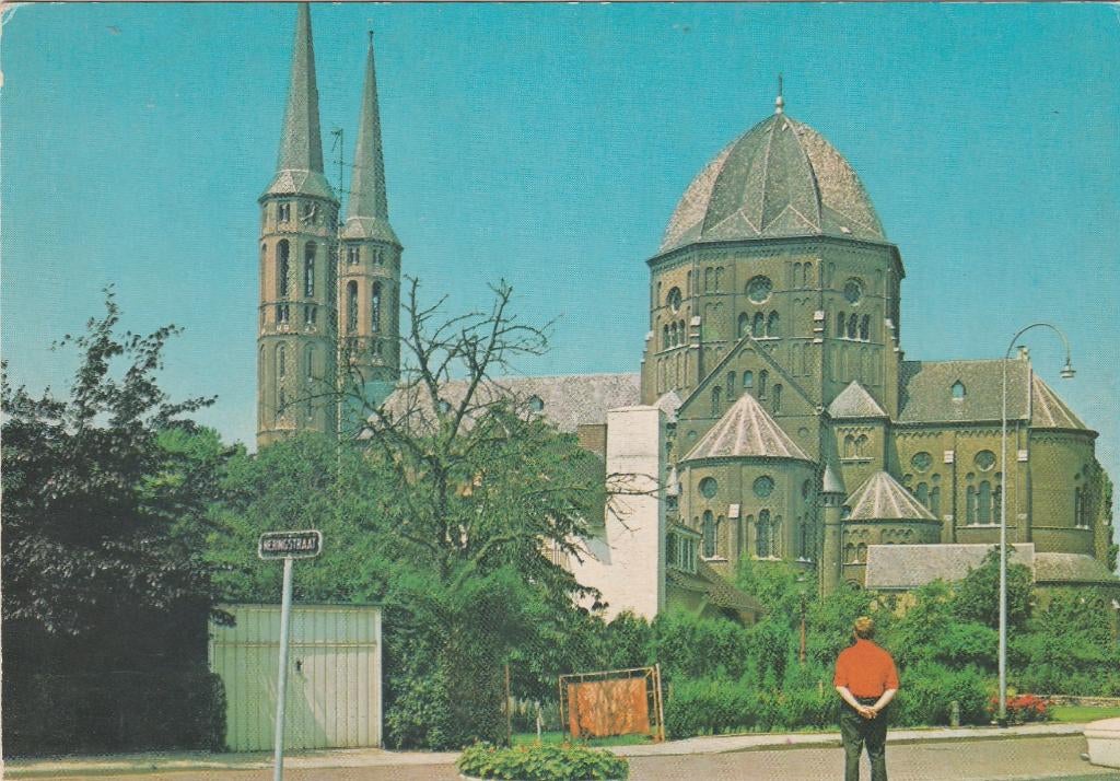 UDEN H. Petrus Kerk, Verzamelen, Ansichtkaarten | Nederland, Ongelopen, Noord-Brabant, 1960 tot 1980, Verzenden