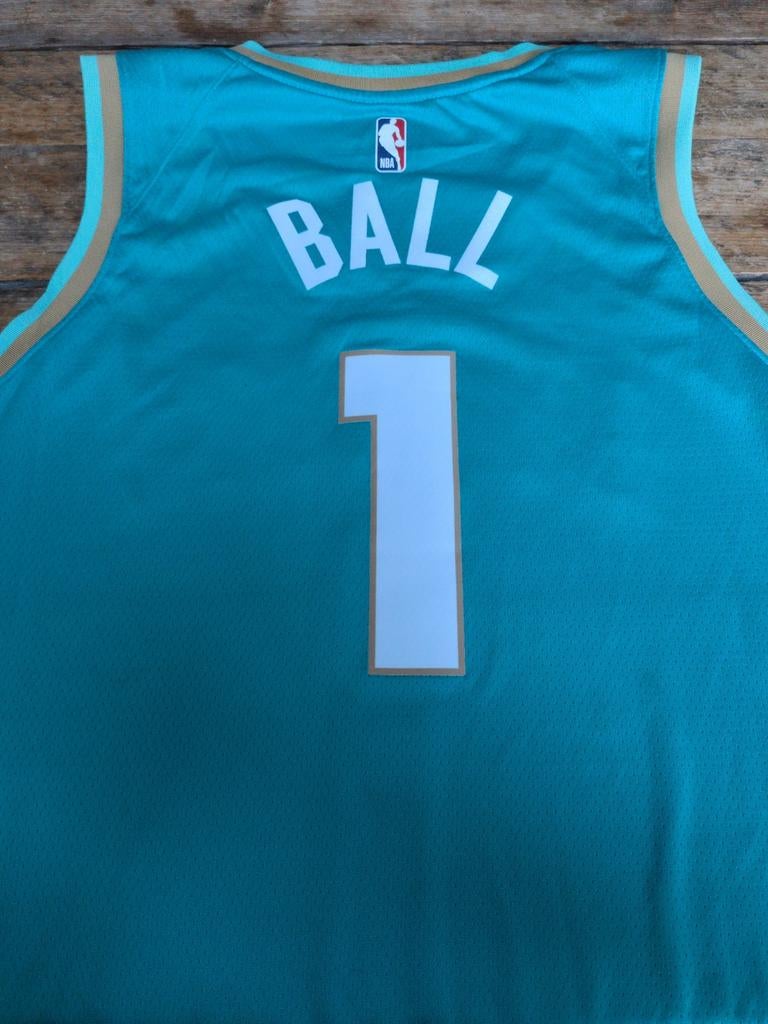 Nieuw Officieel LaMelo Ball Charlotte Hornets Jersey XXL, Ophalen of Verzenden, Nieuw, Overige typen
