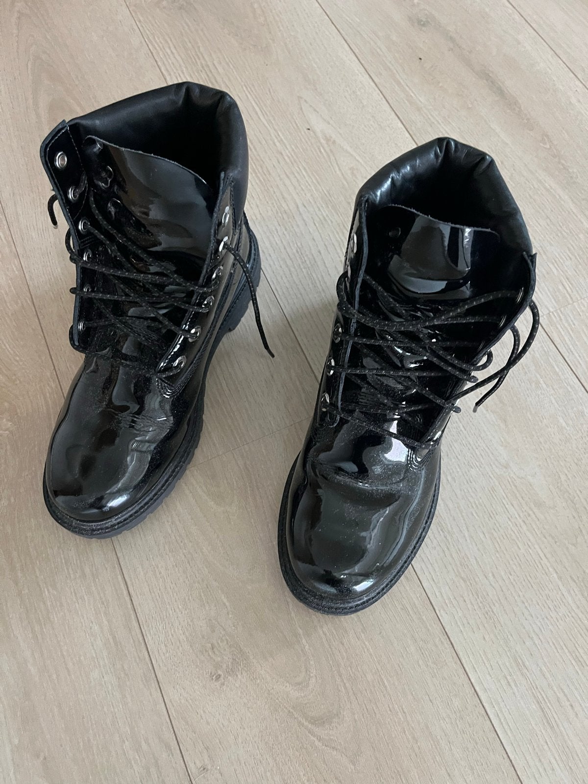 Timberland Zwarte Lakleren Laarzen Maat 41, Ophalen of Verzenden, Zo goed als nieuw, Zwart, Lage of Enkellaarzen