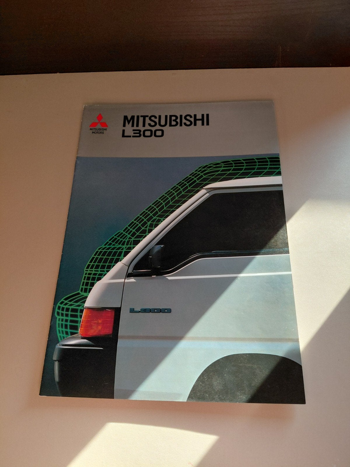 Mitsubishi L300 Brochure - Origineel, Ophalen of Verzenden, Gelezen, Mitsubishi