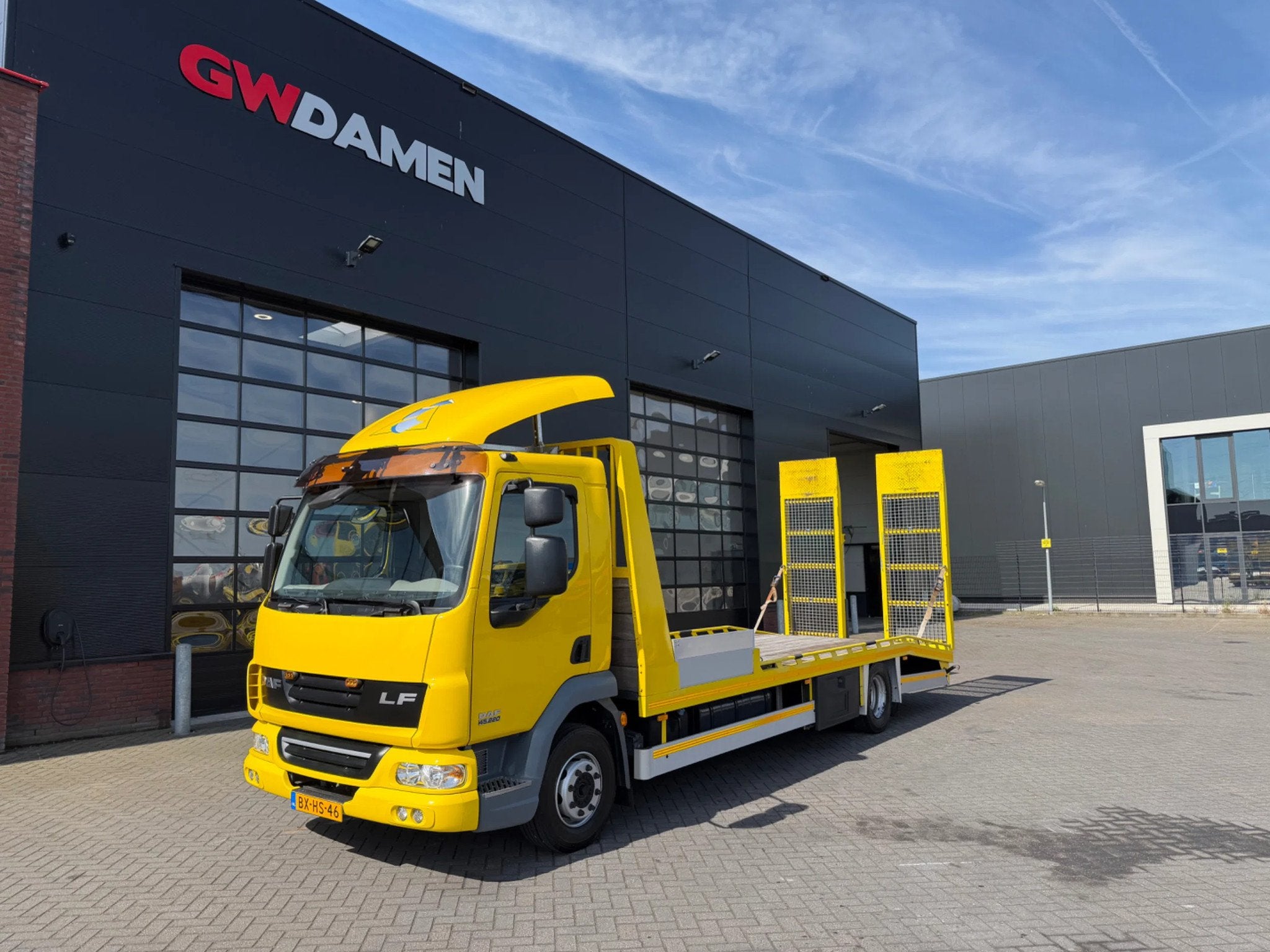 DAF LF 45 Machinetransporter Hydraulic ramps 48.000 km, Euro 5, Achterwielaandrijving, DAF, 222 pk