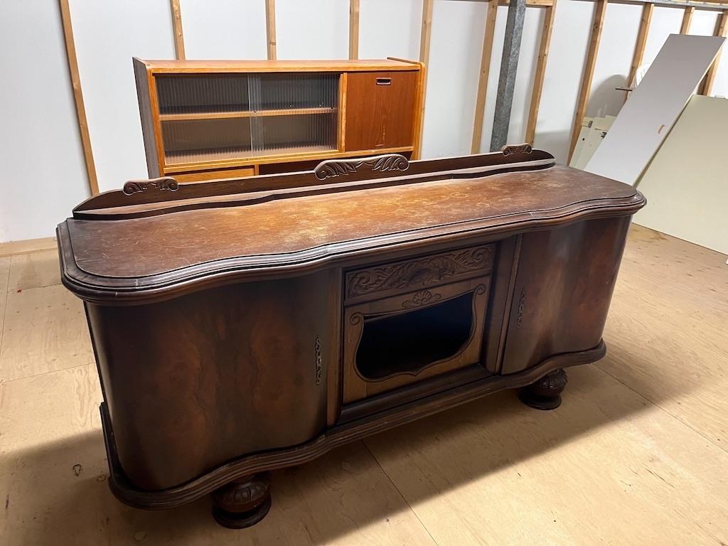 Antiek Dressoir met gebogen deuren, Antiek en Kunst, Antiek | Meubels | Kasten, Ophalen of Verzenden