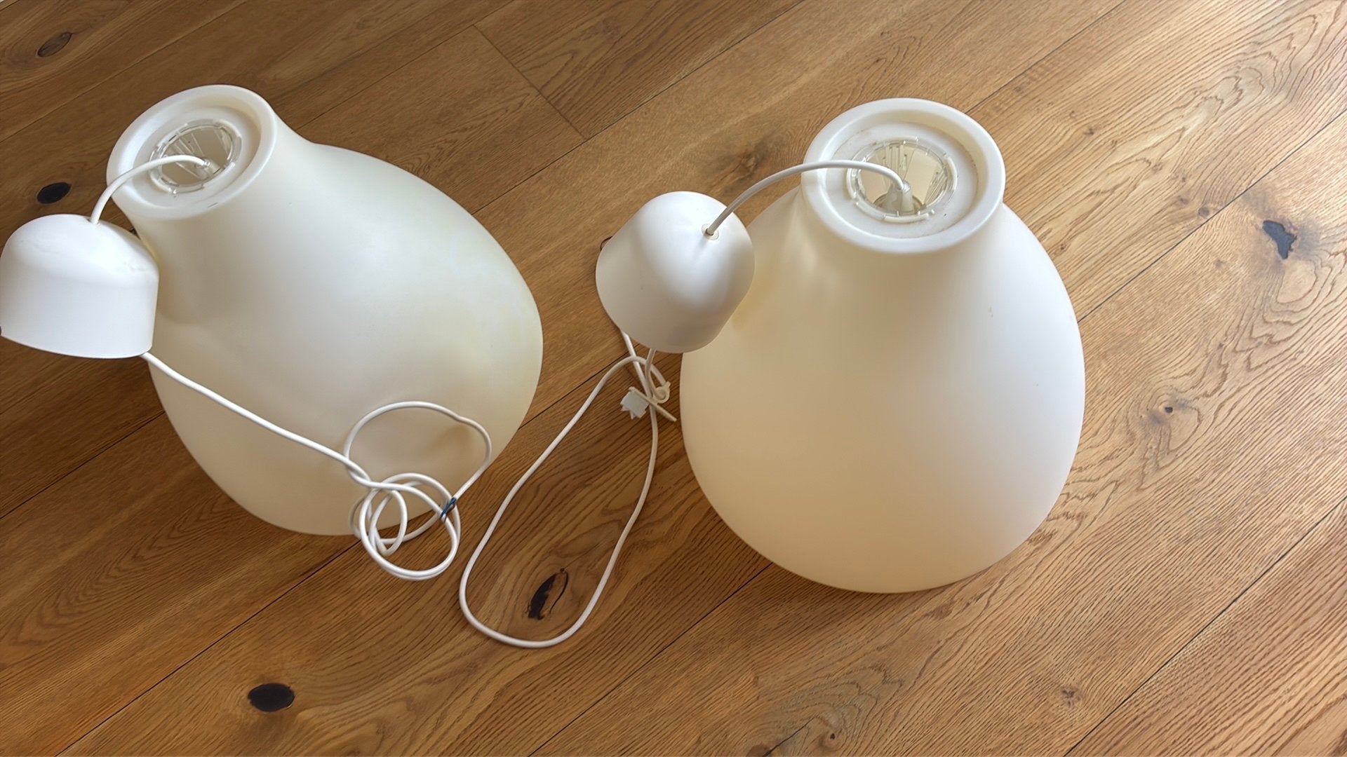 2 grote Ikea hanglampen. Wit/creme. Kunststof., Huis en Inrichting, Ophalen, Kunststof