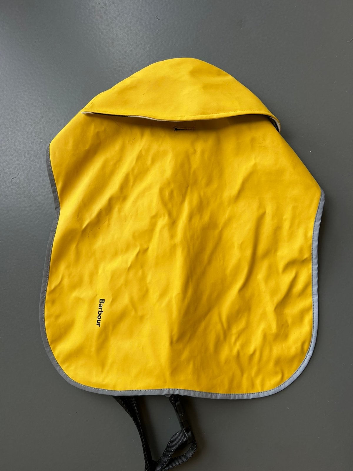 Honden regenjas. Barbour. Maat M, Dieren en Toebehoren, Waterdicht, Nieuw, Ophalen of Verzenden, Hondenjas