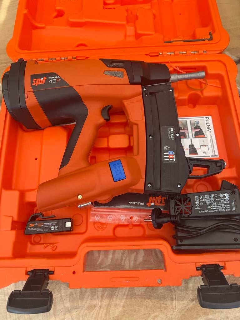 Spit Pulsa 40p+ spijkerpistool - 1x gebruikt, Ophalen, Zo goed als nieuw