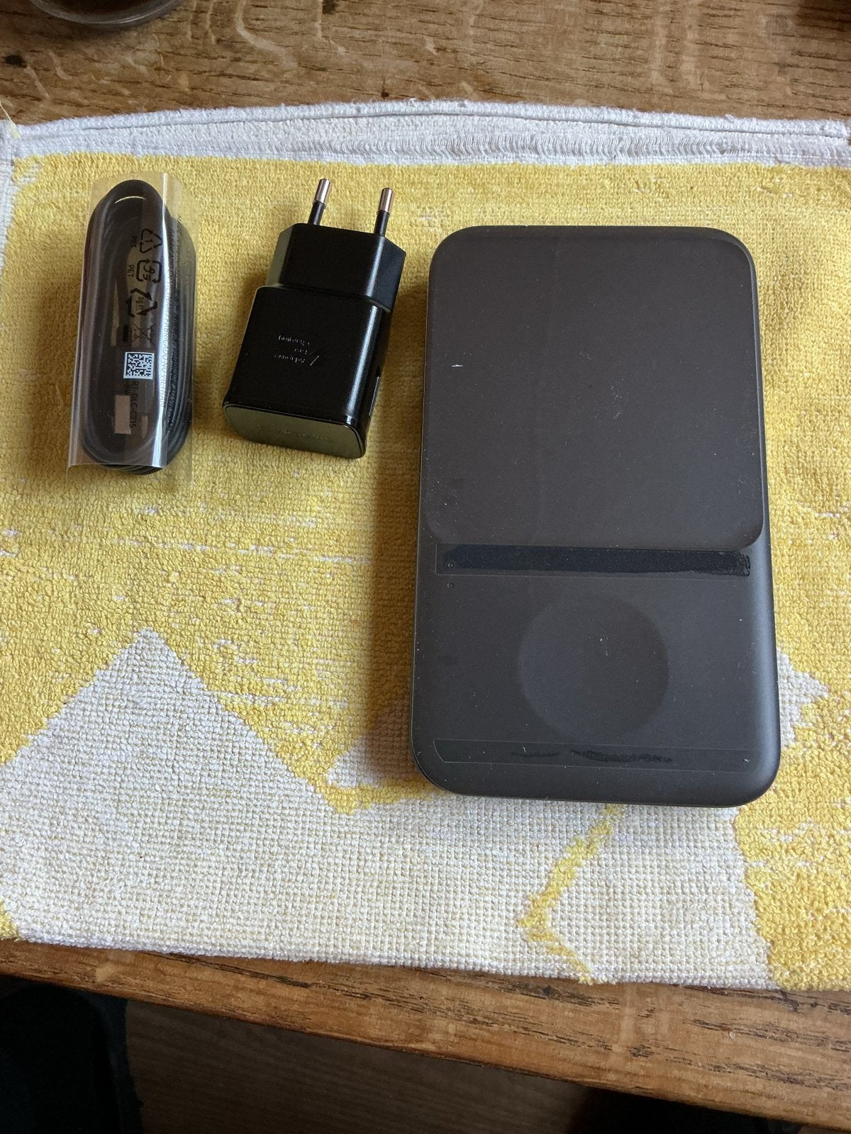 Samsung Wireless Charger Duo EP-P4300 met adapter en kabel, Draadloze oplader, Nieuw, Ophalen of Verzenden, USB-C