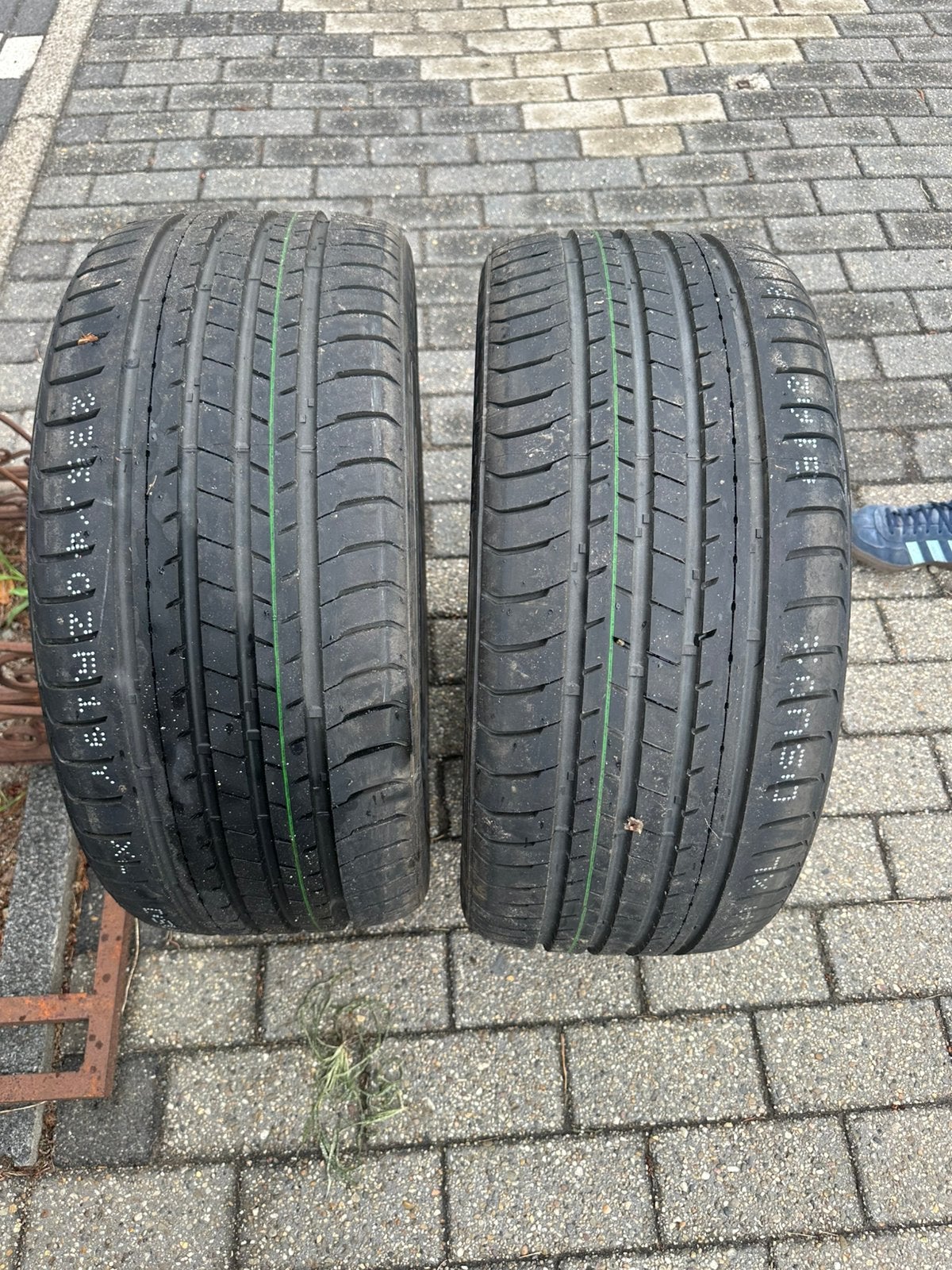 Banden 235/40 r19, Ophalen, Nieuw