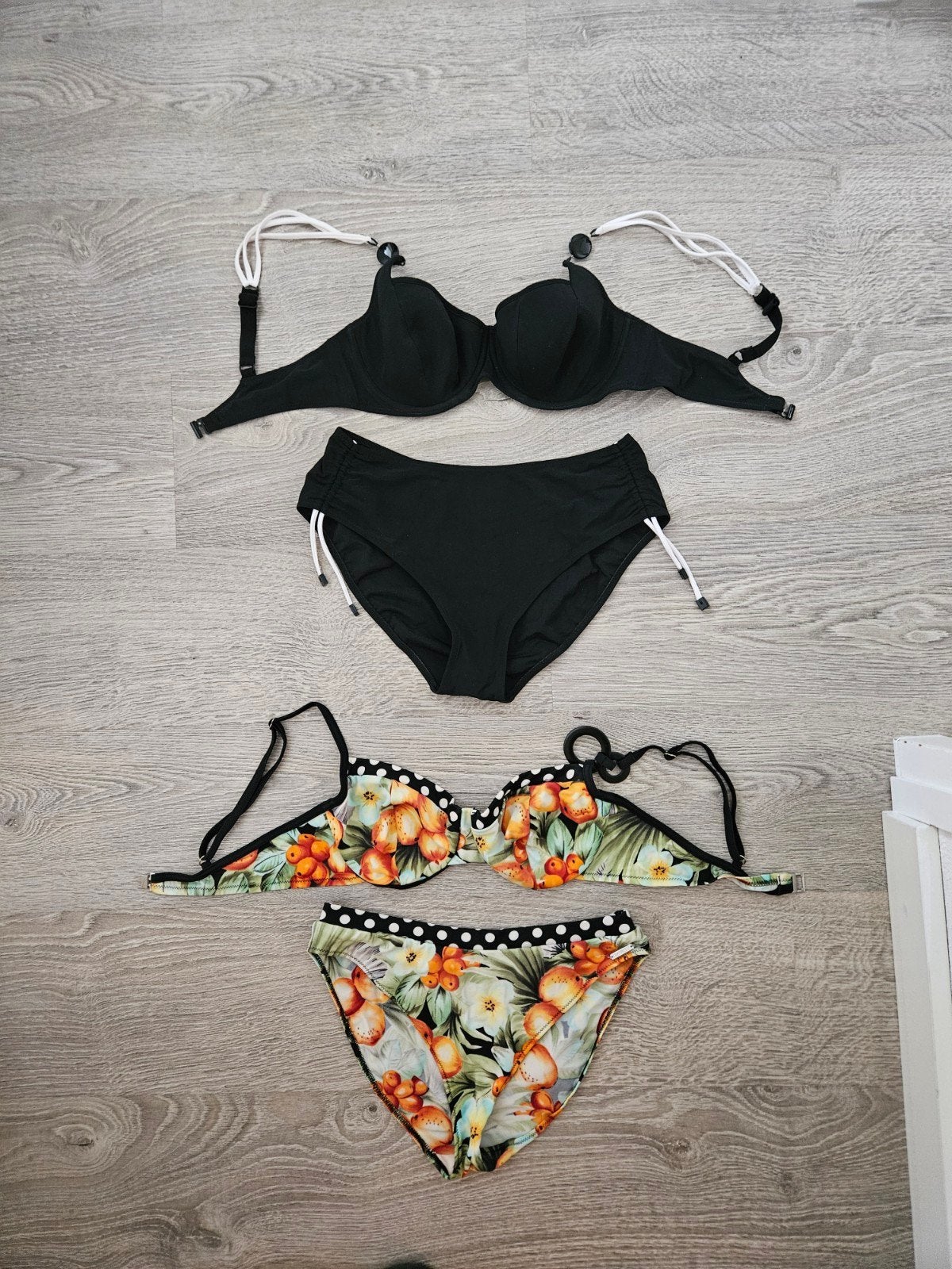 2 bikini's maat 75D,  broekje 38, Kleding | Dames, Badmode en Zwemkleding, Ophalen of Verzenden, Zo goed als nieuw, Zwart, Bikini