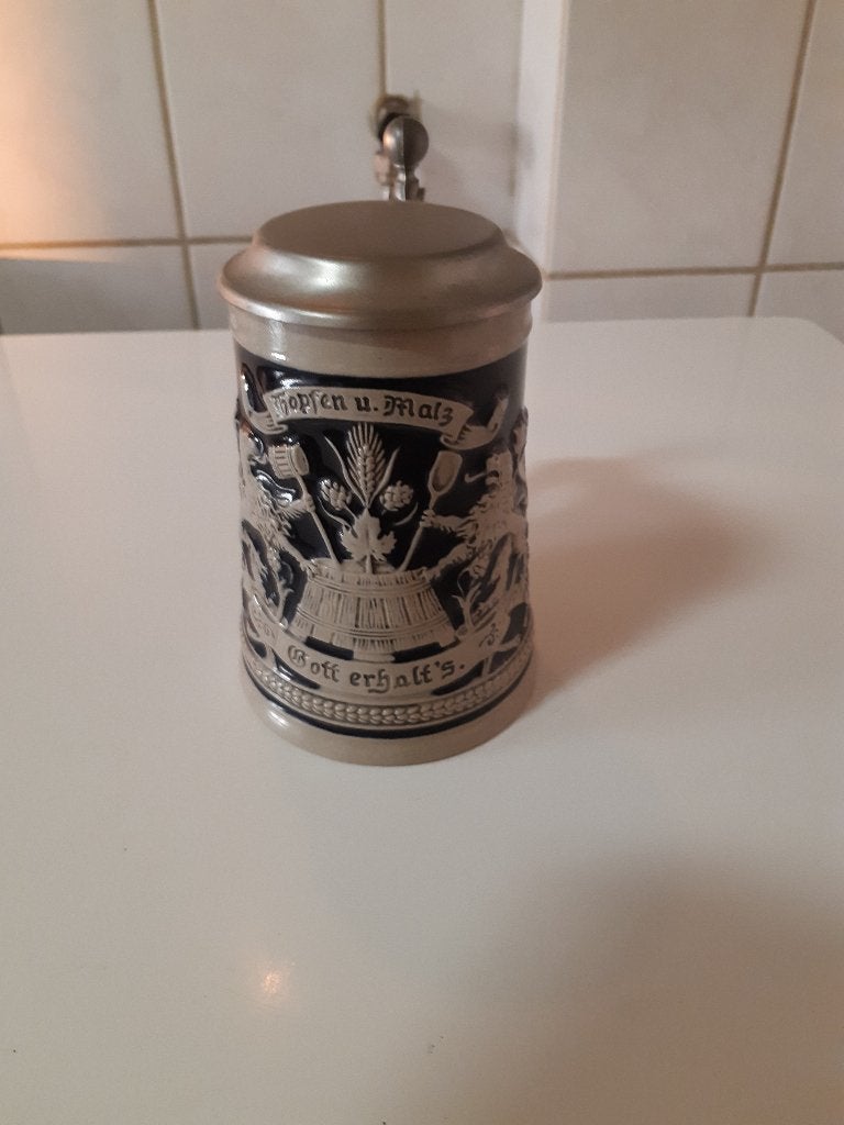 Vintage Bierpul met reliëf en tinnen deksel, Verzamelen, Biermerken, Ophalen of Verzenden, Gebruikt, Pul(len), Overige merken