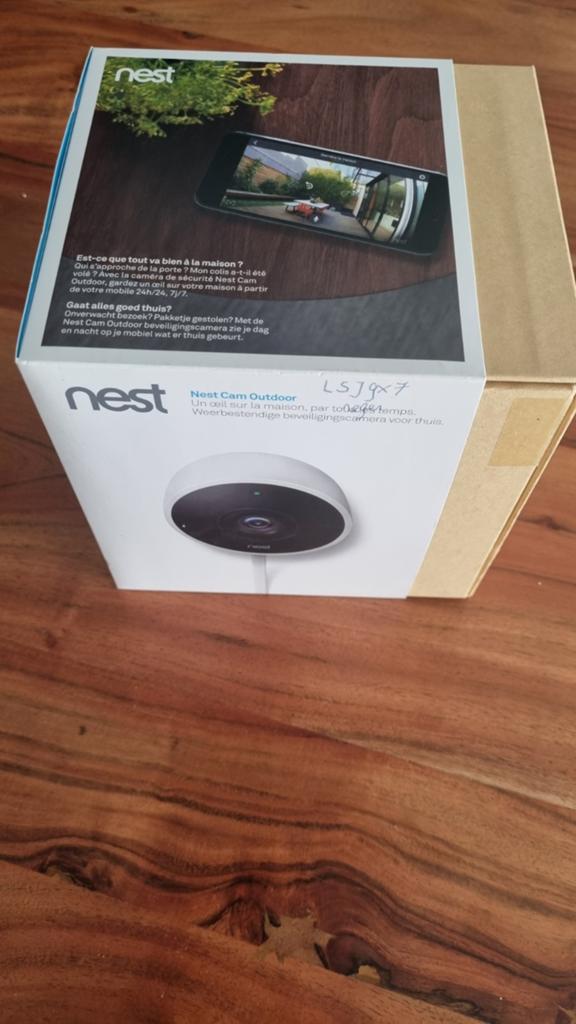Nest Cam Outdoor Beveiligingscamera, Ophalen of Verzenden, Gebruikt, Buitencamera