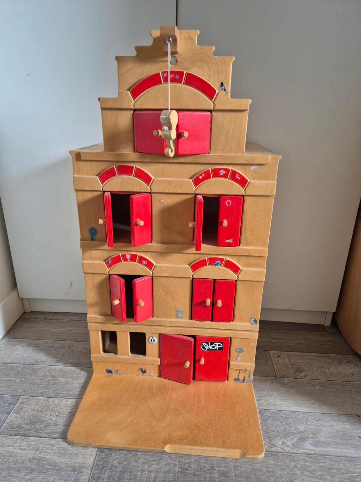 Houten pakhuis., Ophalen, Poppenhuis
