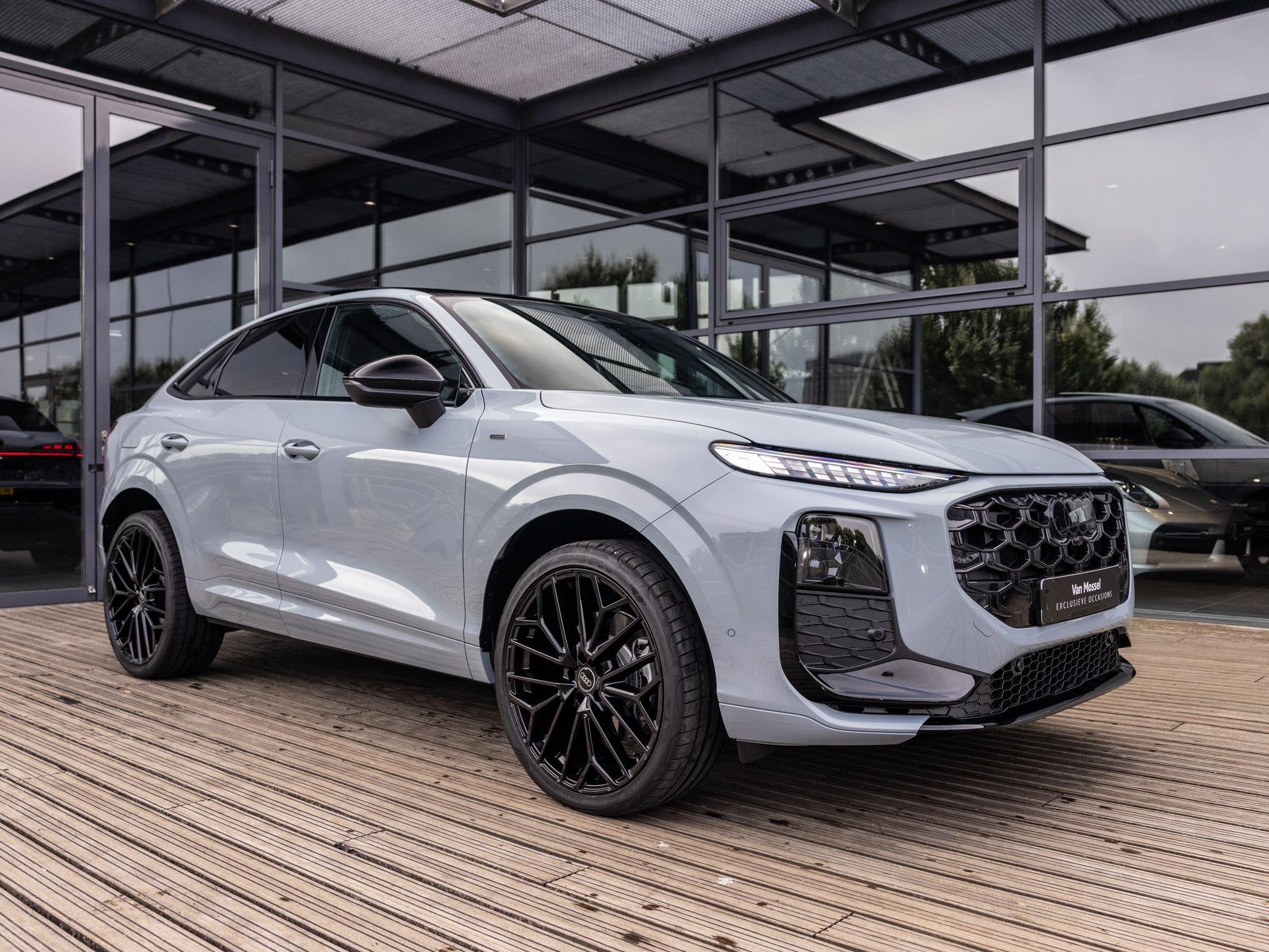 Audi Q3 Sportback 1.5 e-hybrid S edition | PANORAMA/SCHUIF-K, 12 maanden, 1800 kg, 1498 cc, Euro 6