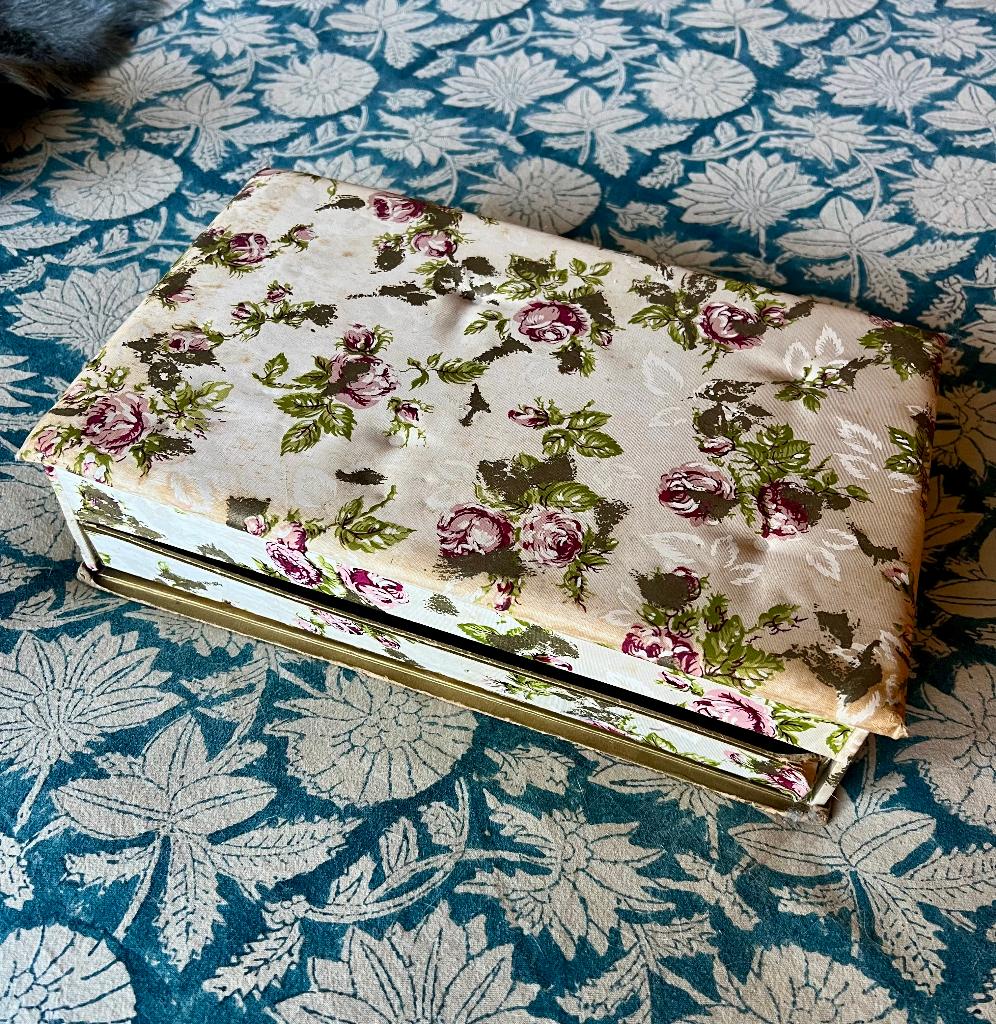 Vintage Franse brocante stoffen naaidoos sieradendoos doosje, Ophalen of Verzenden