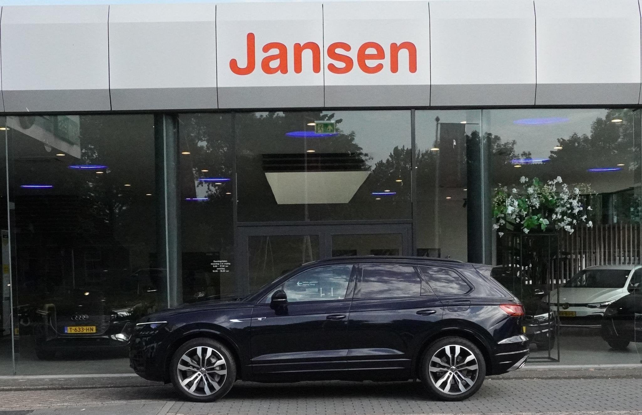 Volkswagen Touareg 3.0 TSi 4MOTION R | PANO | LUCHTVERING |, Automaat, 12 maanden, Gebruikt, 2995 cc