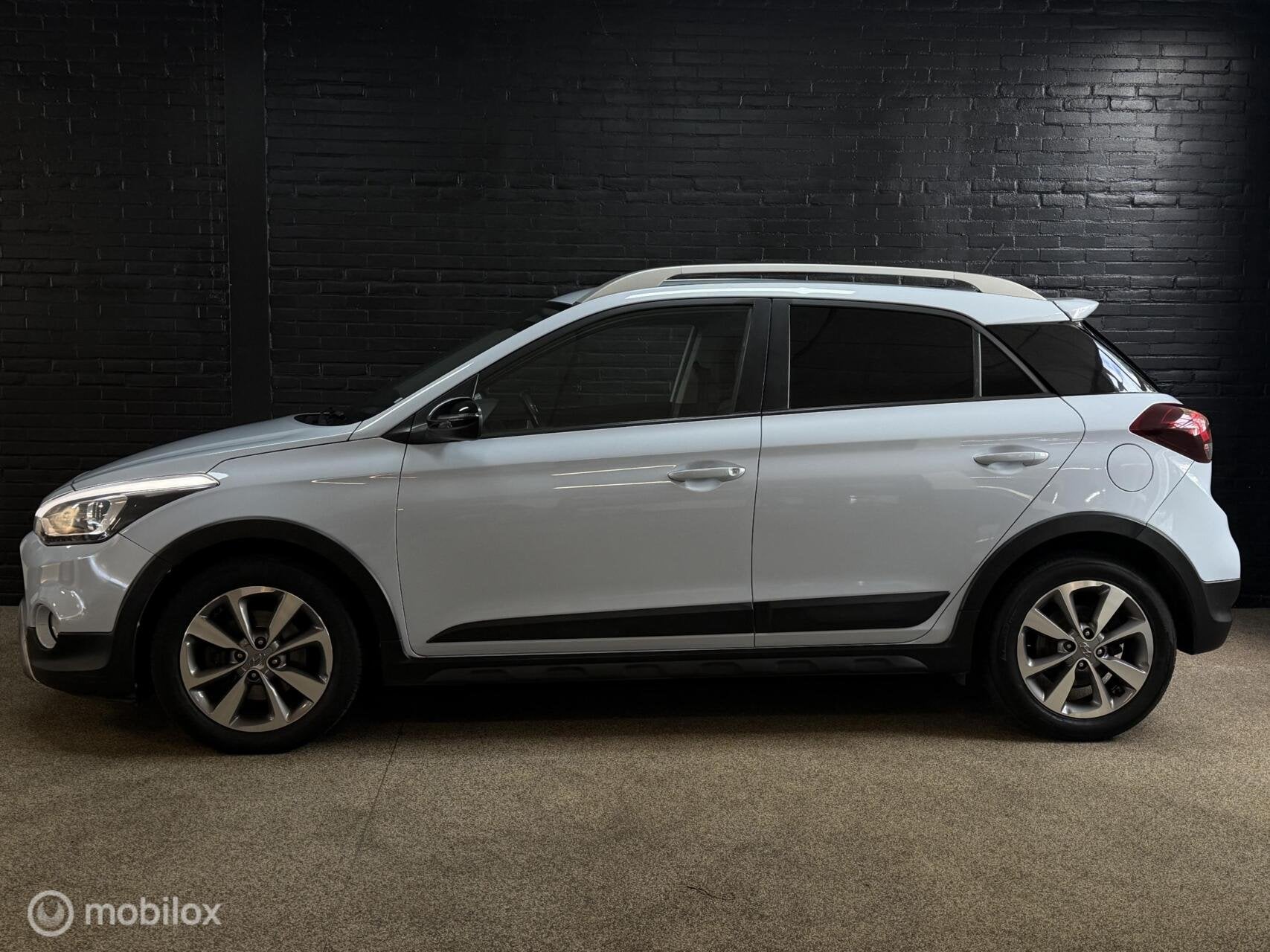 Hyundai i20 1.0 T-GDI Active CROSSOVER NAVI CRUISE PDC VELG, Voorwielaandrijving, Gebruikt, Euro 6, Wit