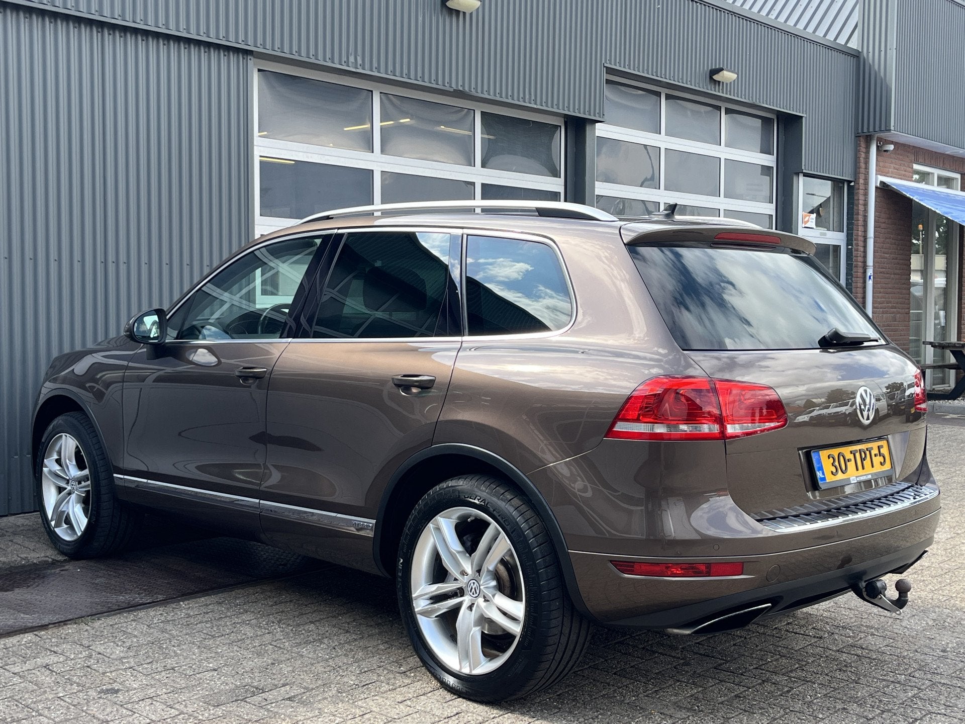 Volkswagen Touareg 3.0 TSI Hybrid Highline Luchtvering Stoel, Auto's, Automaat, Euro 5, Gebruikt, Zwart
