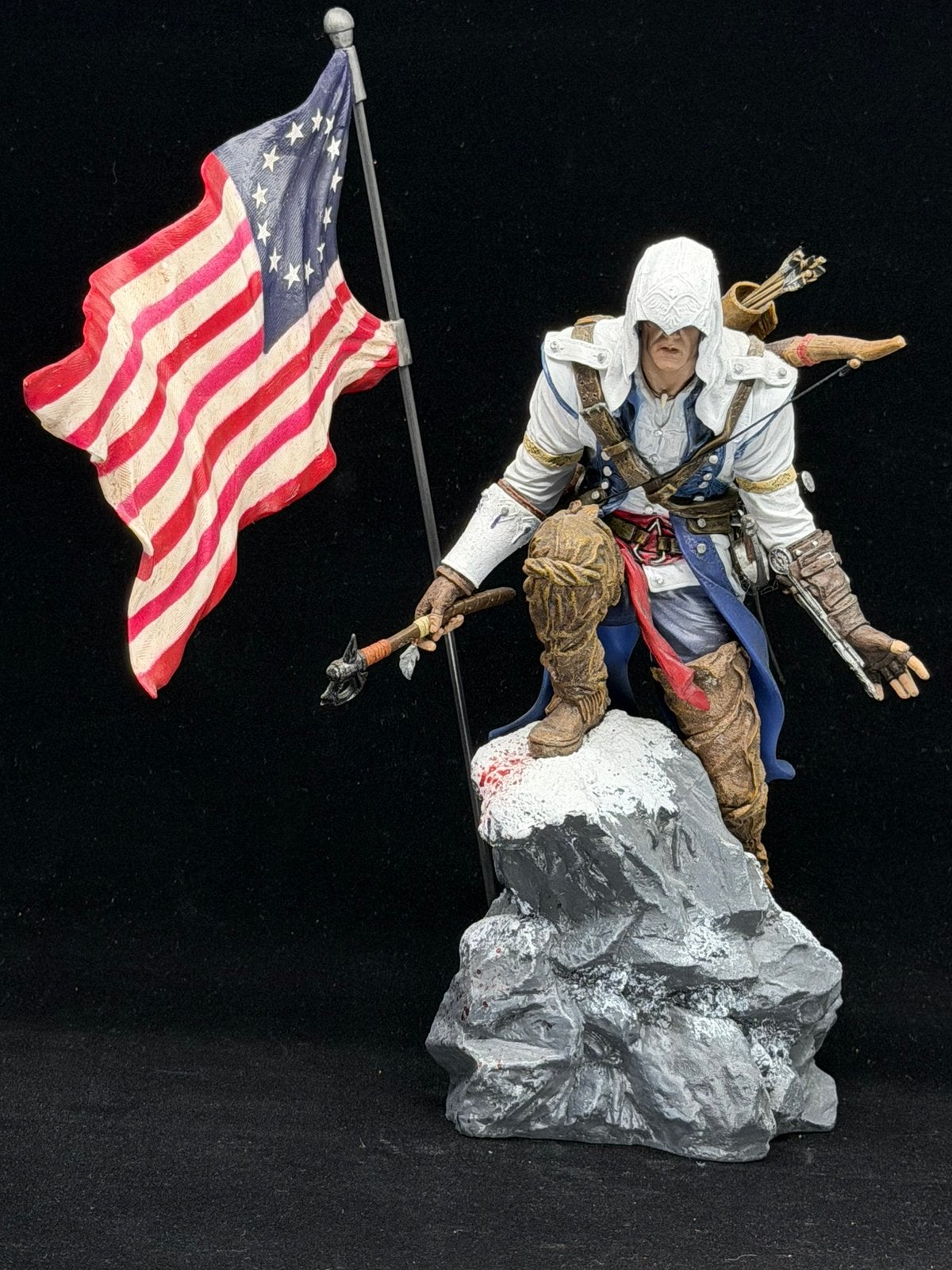 Assassin’s Creed III Connor Beeldje + Boek | Collectors Item, Ophalen of Verzenden, Zo goed als nieuw, Overige typen