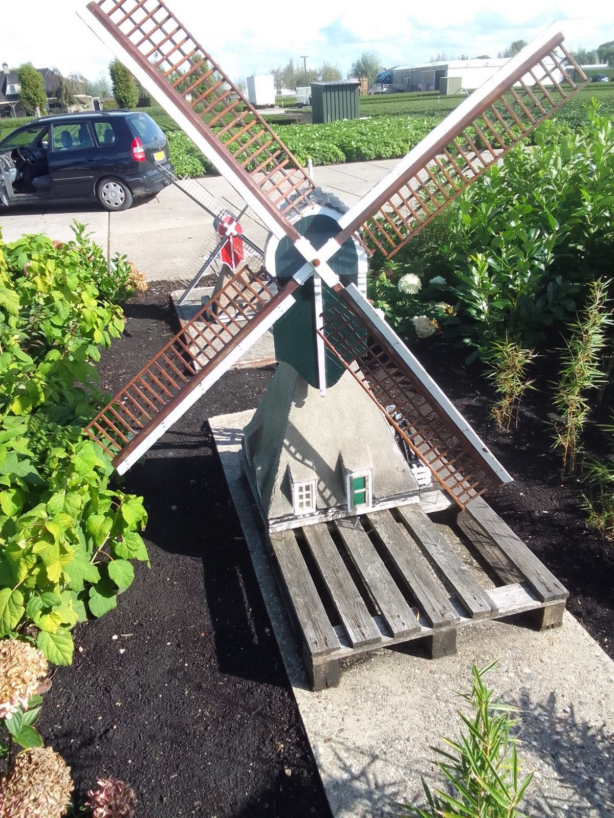 Twee prachtige tuinmolens: groene wipmolen en rode wipmolen, Ophalen of Verzenden, Gebruikt, Hout, Overige typen