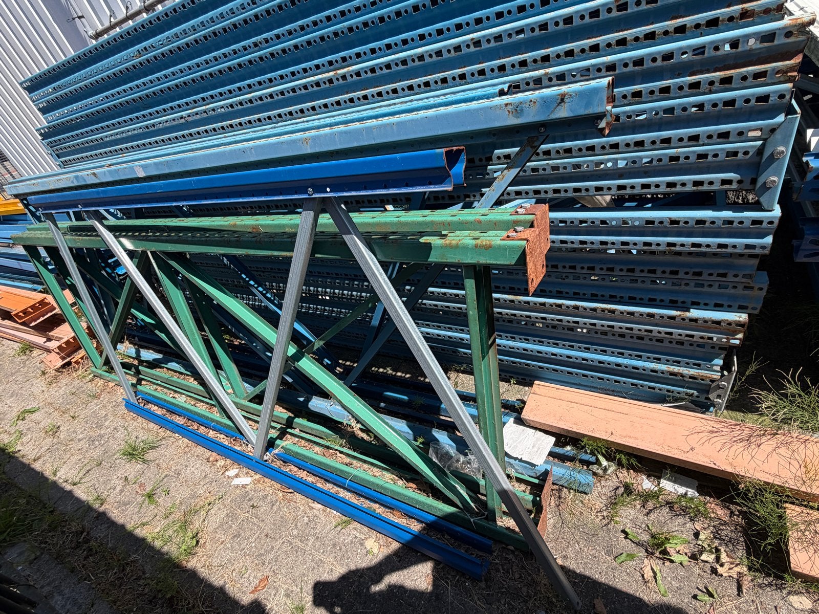 Grote partij gebruikte palletstellingen / magazijnstellingen, Ophalen