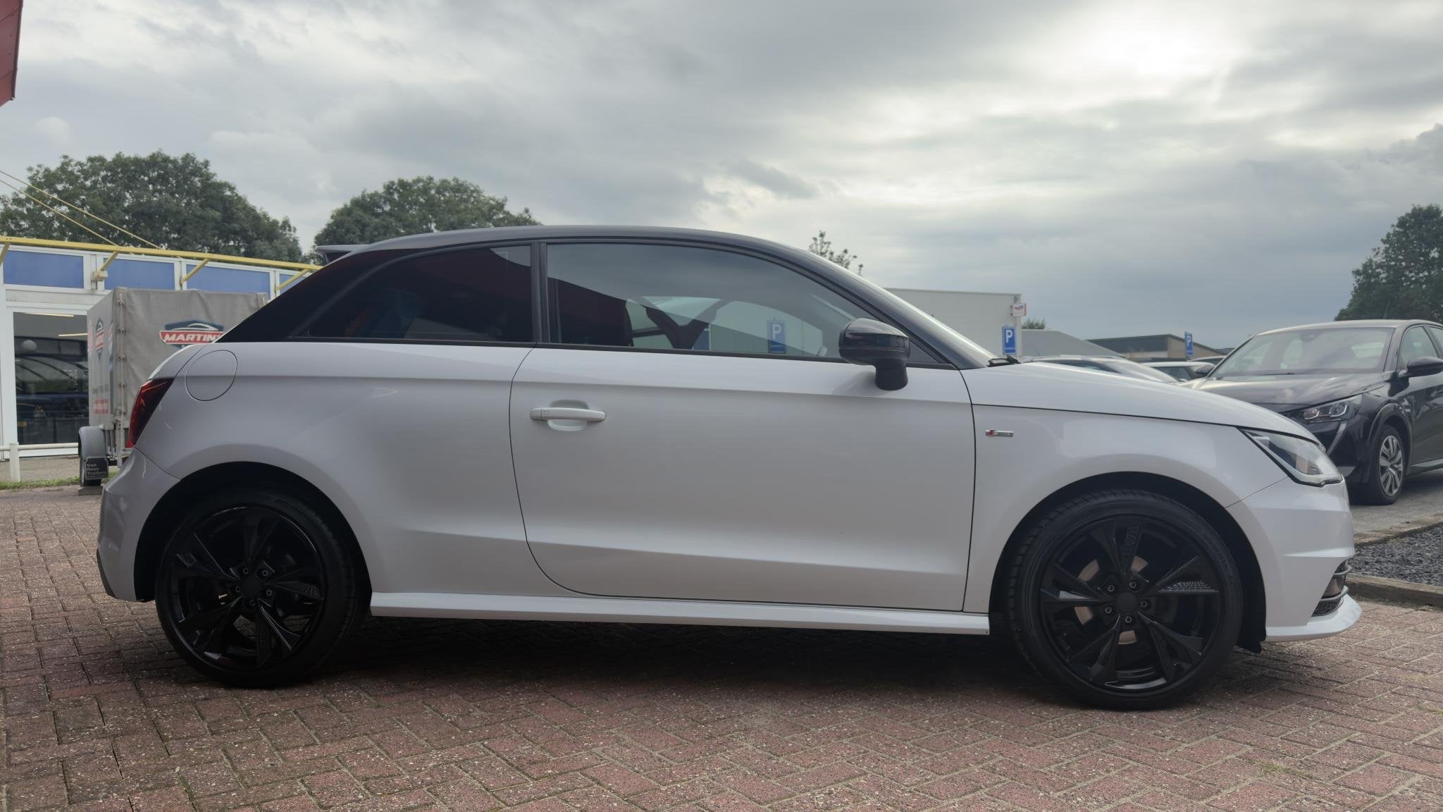 Audi A1 1.0 TFSI Adrenalin S-LINE | CRUISE | NAVI| LMV, Auto's, Voorwielaandrijving, Stof, 95 pk, 4 stoelen