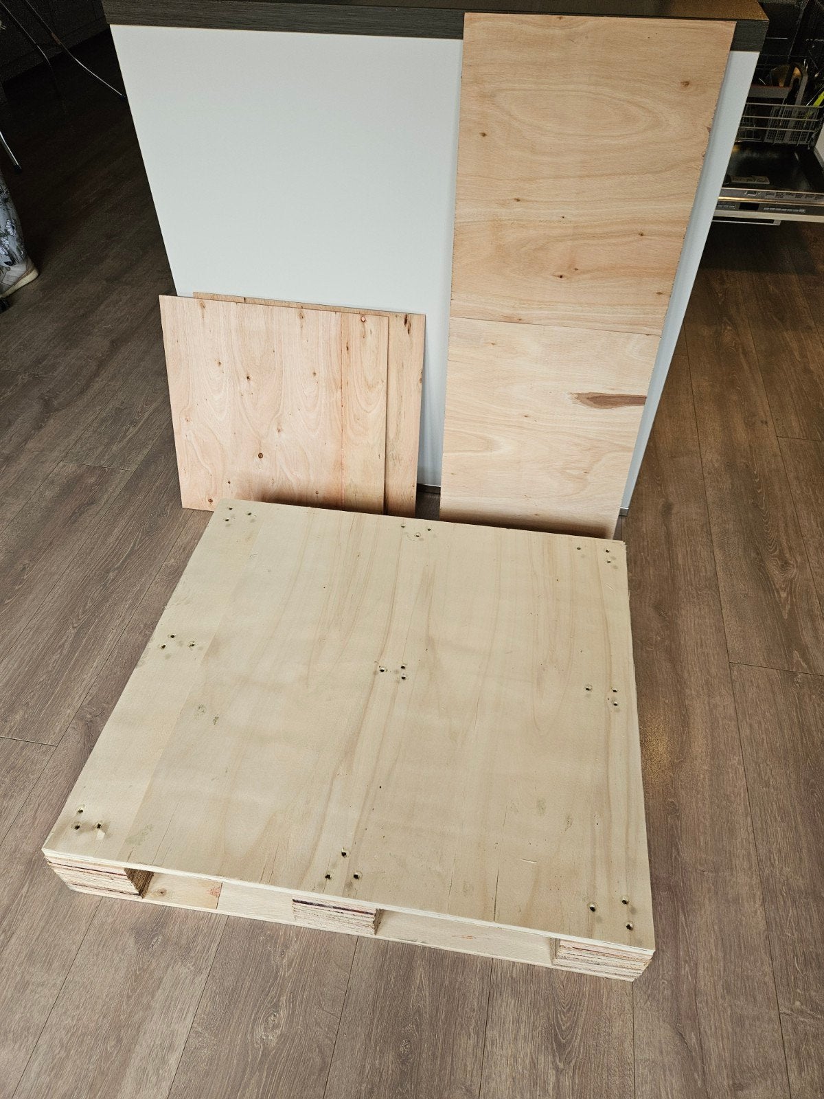 Gratis houten pallet en planken ophalen, Ophalen, 25 tot 50 mm, Zo goed als nieuw, Pallet